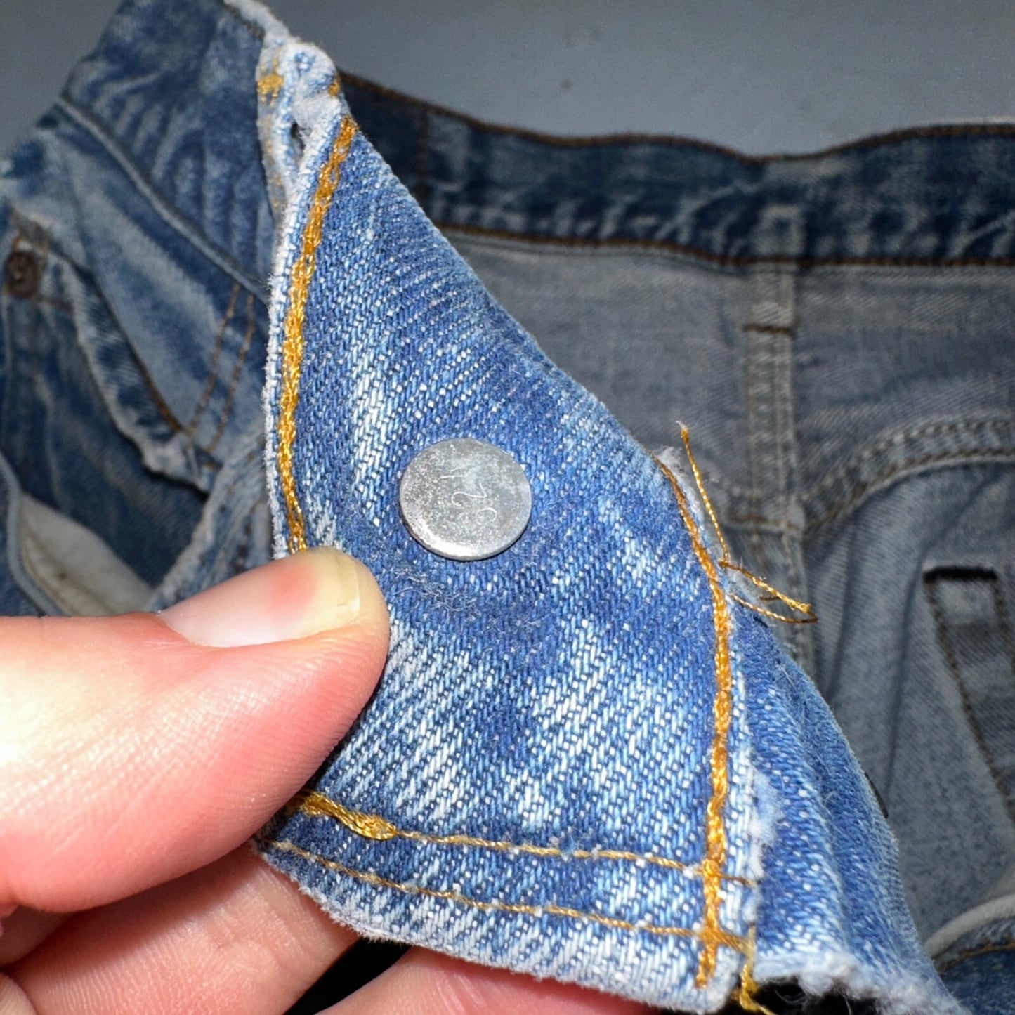 Levis 501 Vintage 80s Redline Selvedge USA XX Jeans Light Wash 32x33 Act 28x28