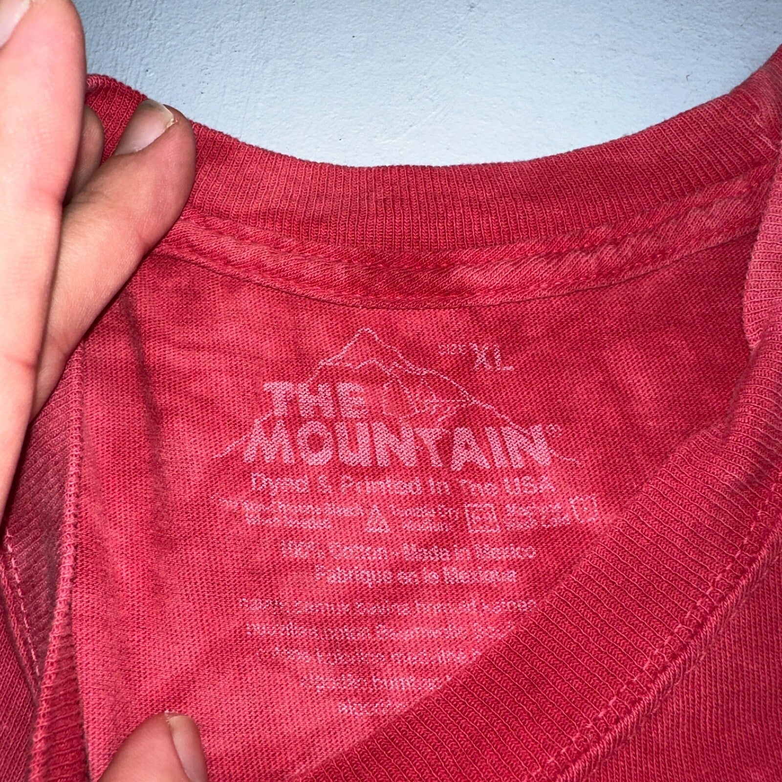 The Mountain Bear Red Tye Dye VTG T Shirt XL Y2K Hunting Alaska Bite
