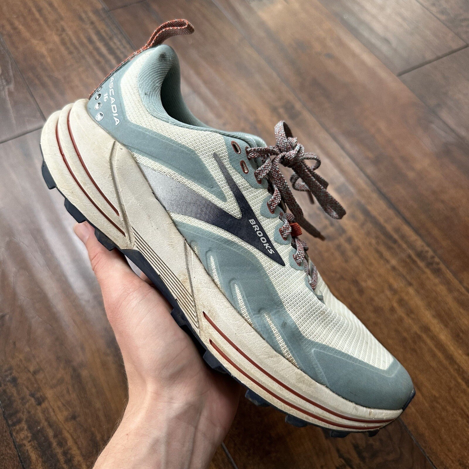 Brooks Womens Cascadia 16 Aqua/Tourmaline/Rooibos Tea Running Shoes Size 9 Hike