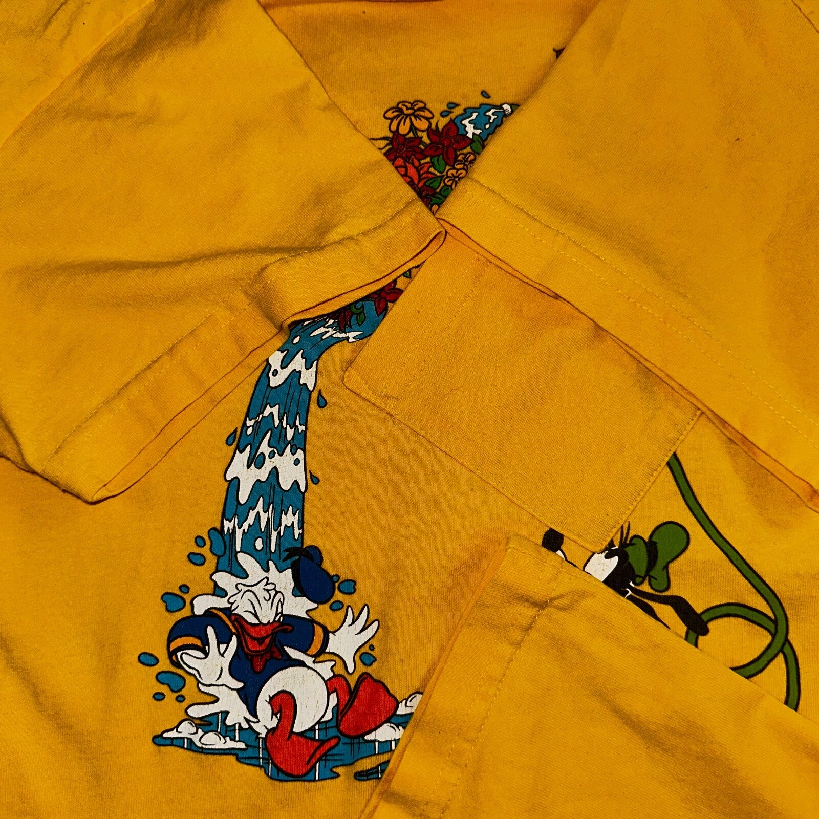 Disney Mickey Mouse Tilted Pocket 90s VTG T Shirt Y2K Goofy Cute Graphic Fun
