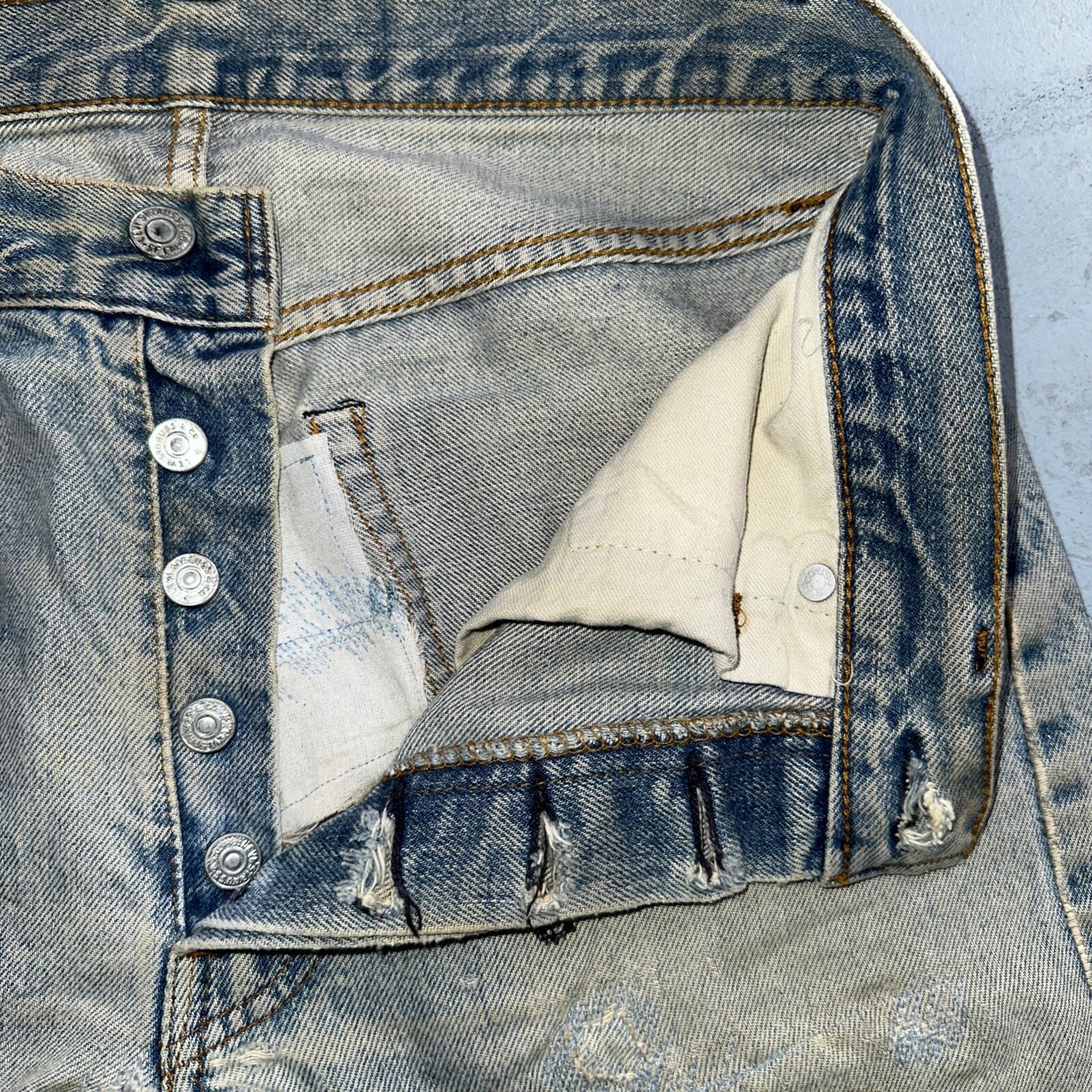 Levis 501 Vintage 80s Redline Selvedge USA XX Jeans Light Wash Thrashed Ac 29x26