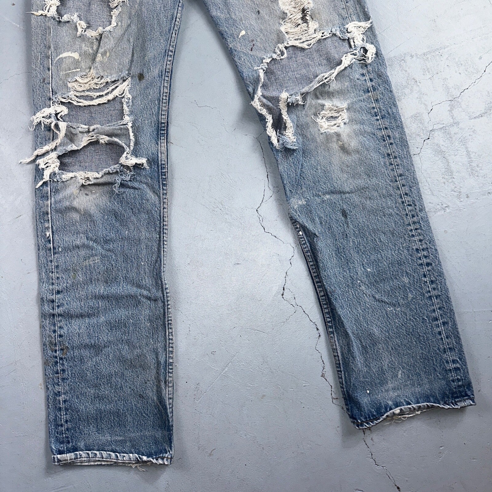 Levis 501 Vintage 80s USA XX Straight Leg Jeans Blue Thrashed 33x38 Act 31x33