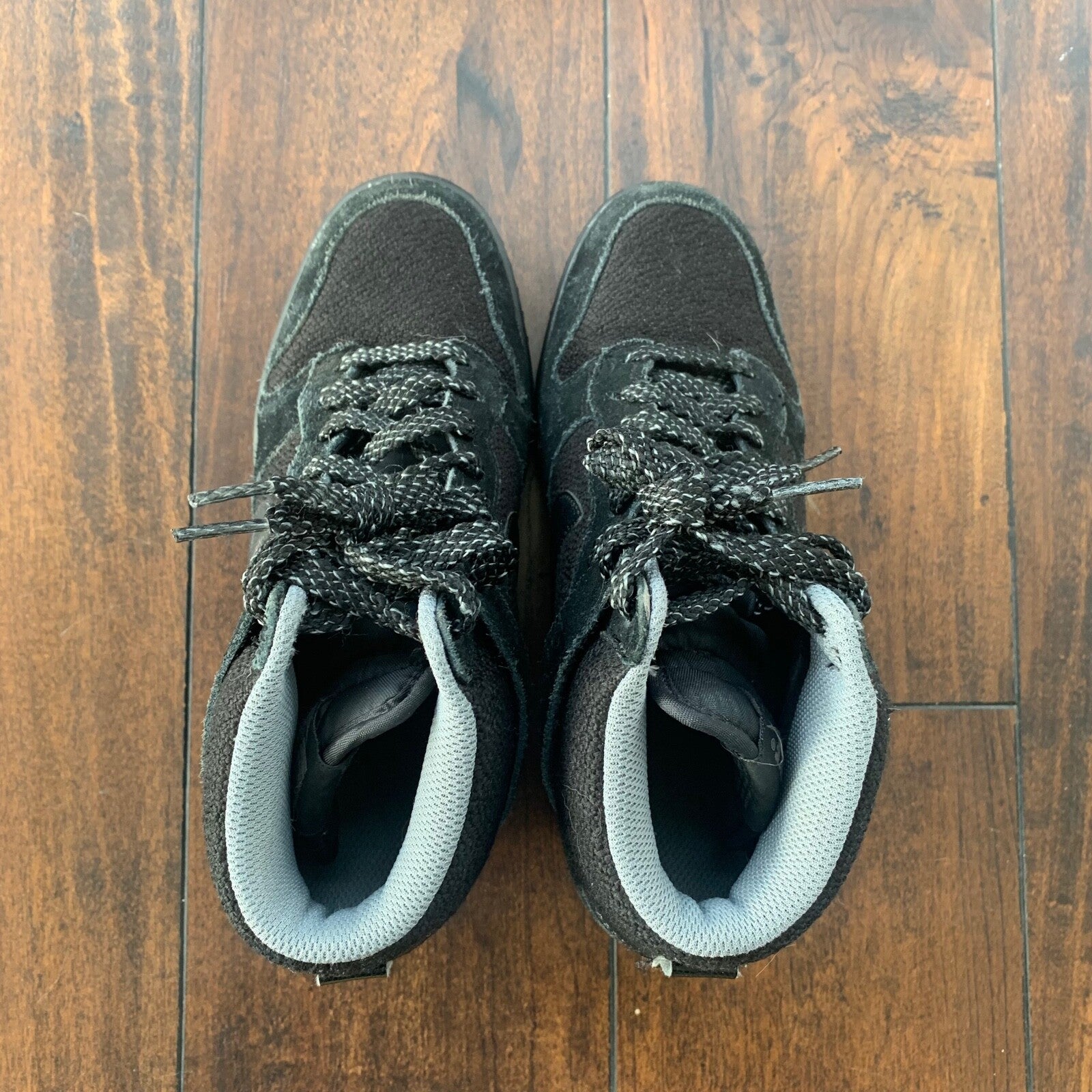 Nike Dunk Sky-Hi Essential Women's Sz 6 Black Suede Wedge Gum Sole 644877-006