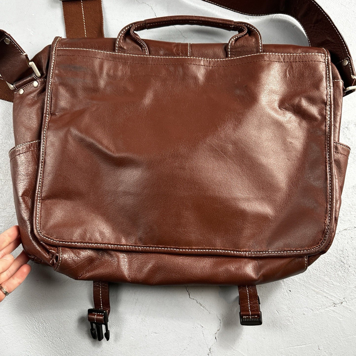 Rich Brown Leather Messenger Satchel Computer Laptop Cross Body Bag
