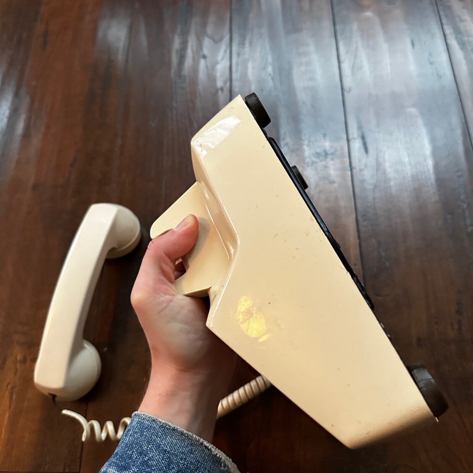 Beige Western Electric Bell System 2500 DM Desk Telephone Push Button Dialing