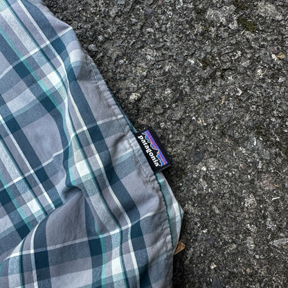 Patagonia Worn Wear Button Up Snap Shirt Short Sleeve Blue Gray Plaid Men Sz 2XL