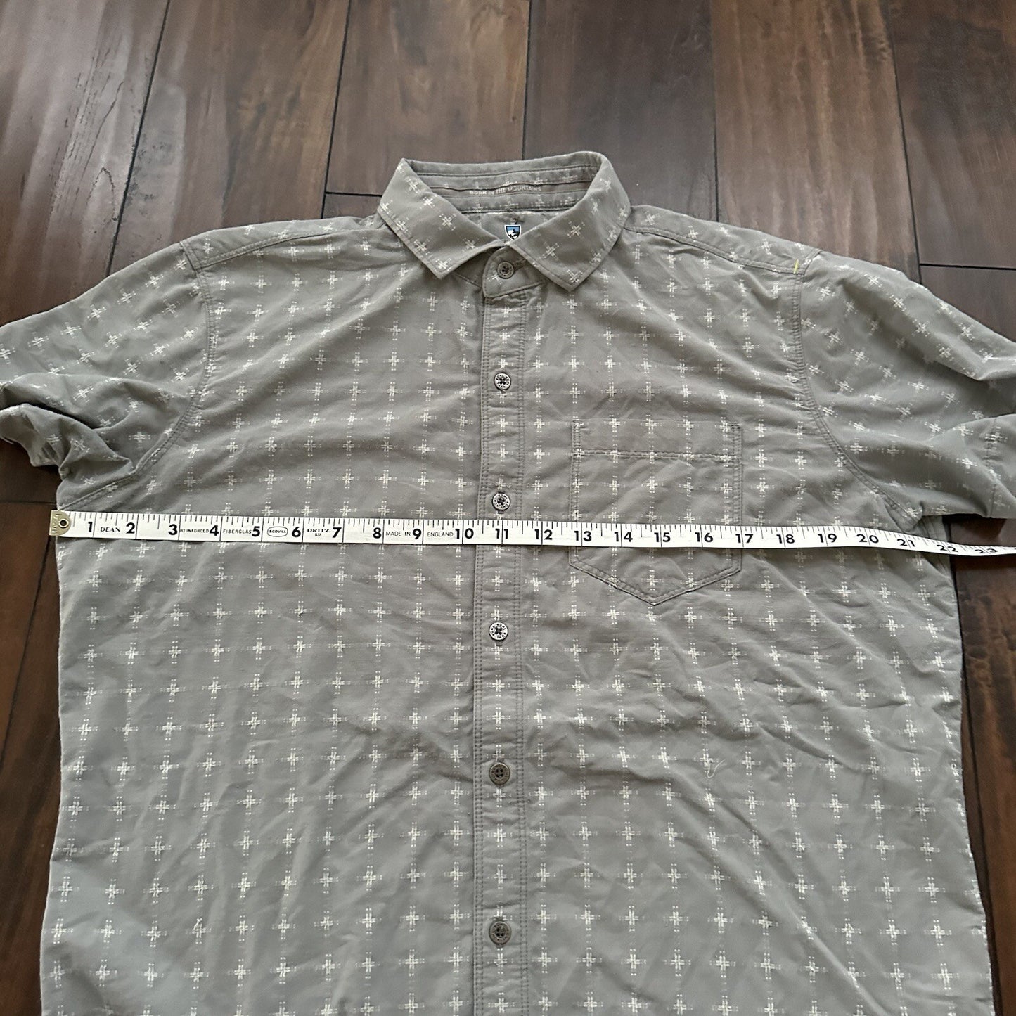 Kühl Men’s Sz. M Gray Button Up Casual Shirt Size Style# 7567 18S Vintage Cross