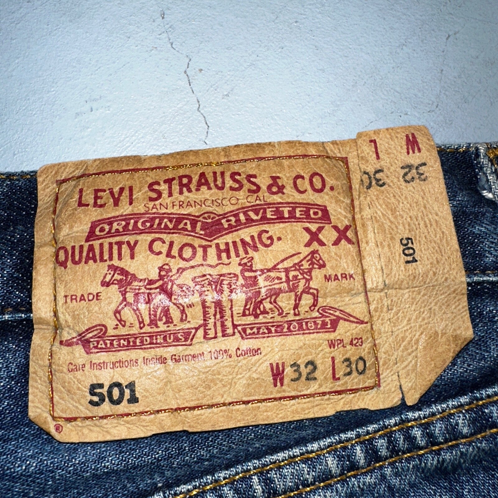 Levis 501 Vintage Y2K Europe Straight Leg Jeans 32x30 90s Med Wash Act 30x29