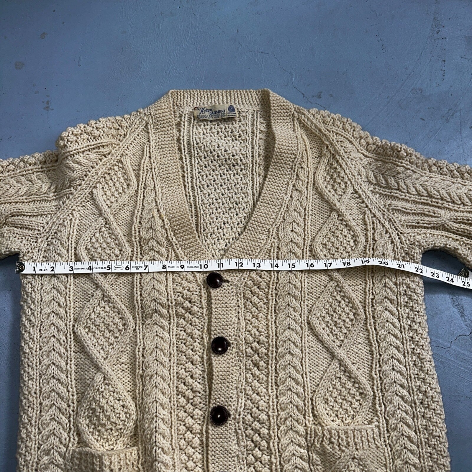 Heron Garment VTG 1970s Thick Ivory Pure Wool Cabled Cardigan Sweater 70s