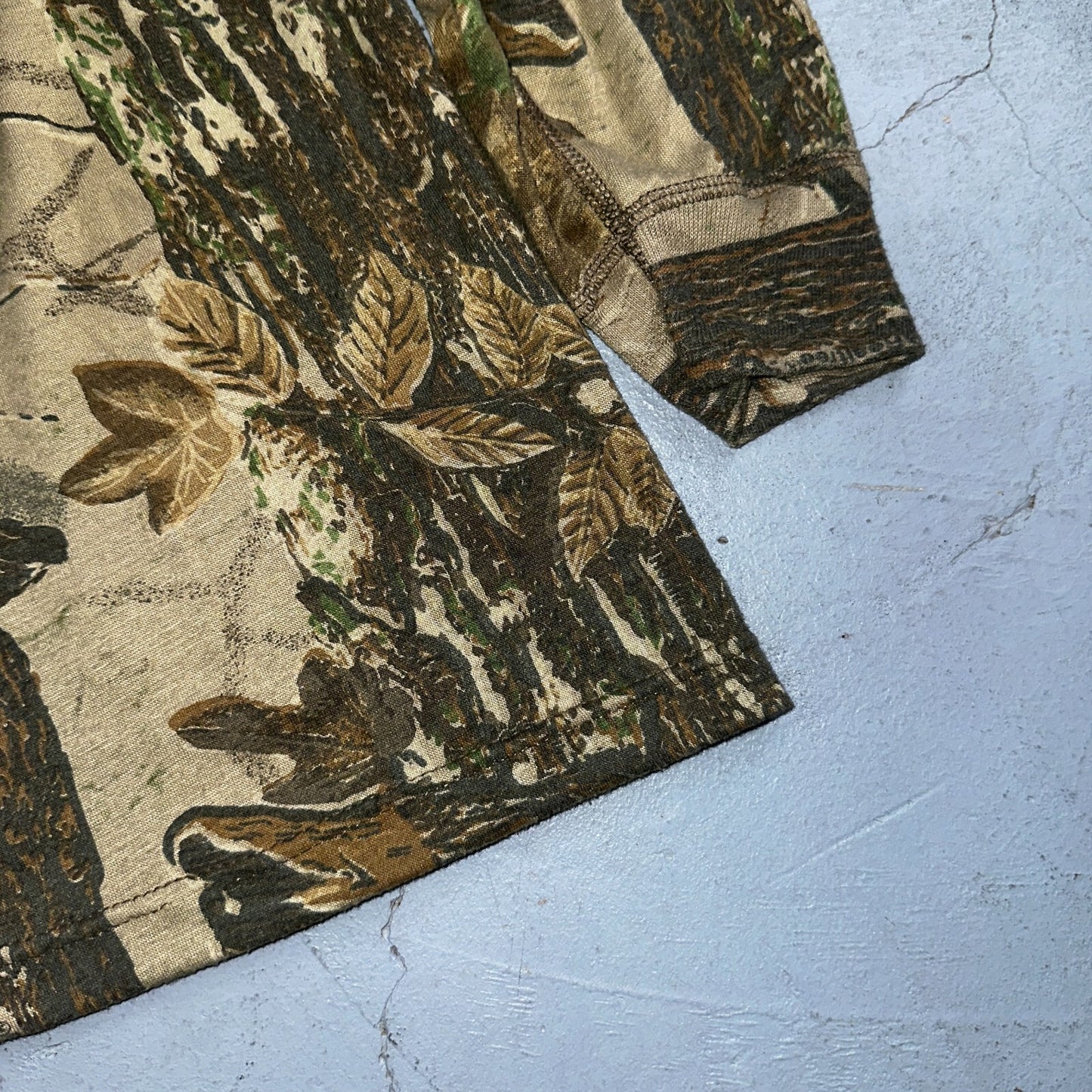 Camo 90s Real Tree VTG T Shirt Long Sleeve Woodland Hunting Pocket Rare Forest