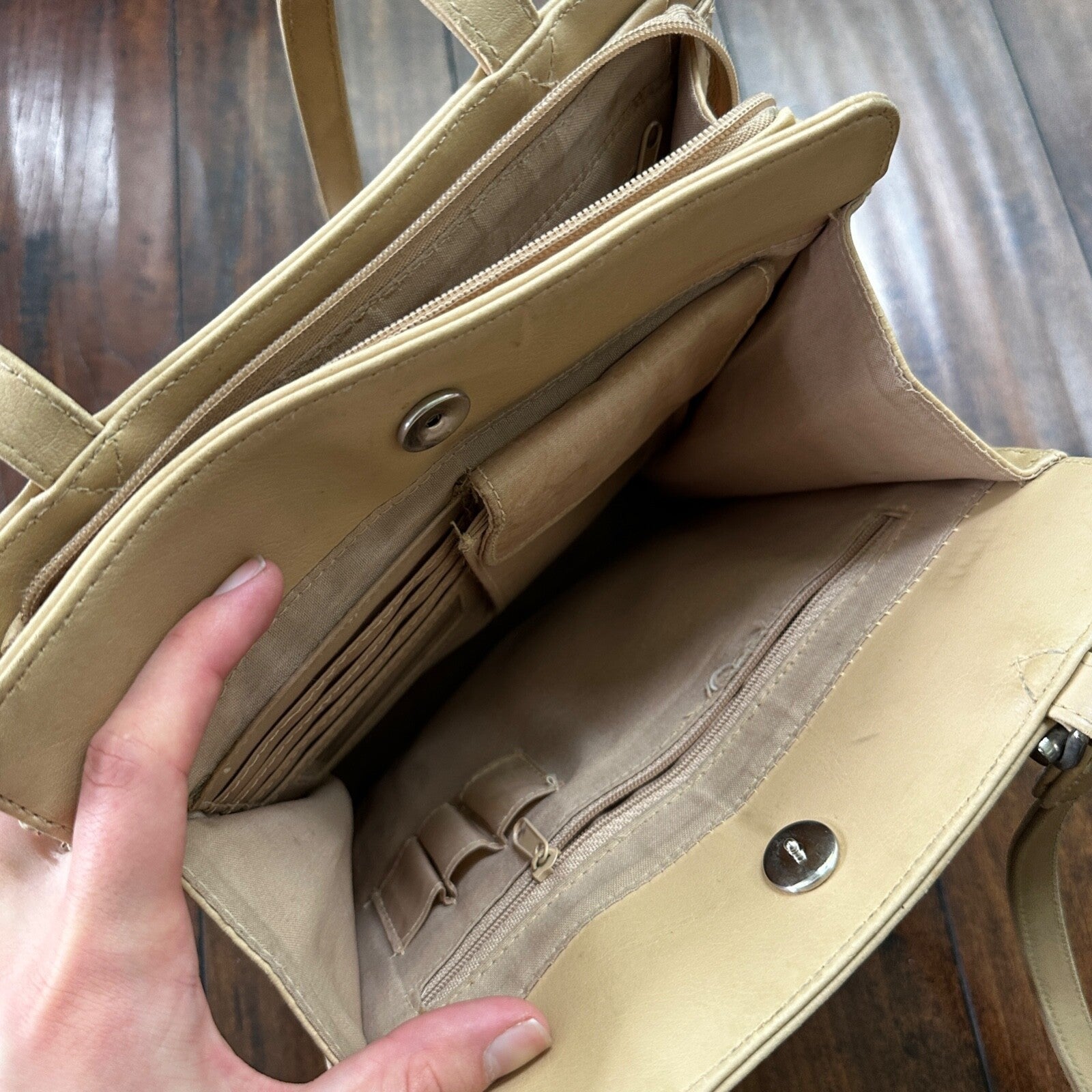 Women’s Crossbody Bag Medium Pockets Purse Golden Yellow Color VTG 1980s 80s