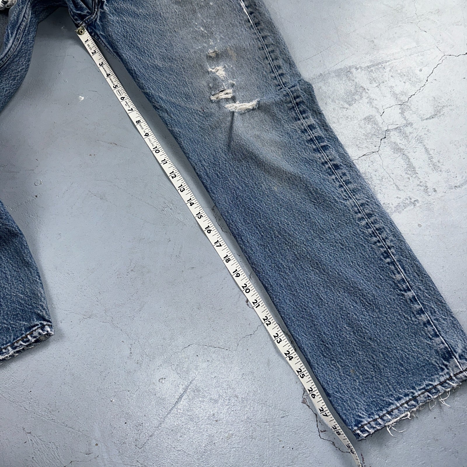 Levis 501 Vintage 90s USA XX Straight Leg Jeans Blue Light Wash 35x32 Act 31x29