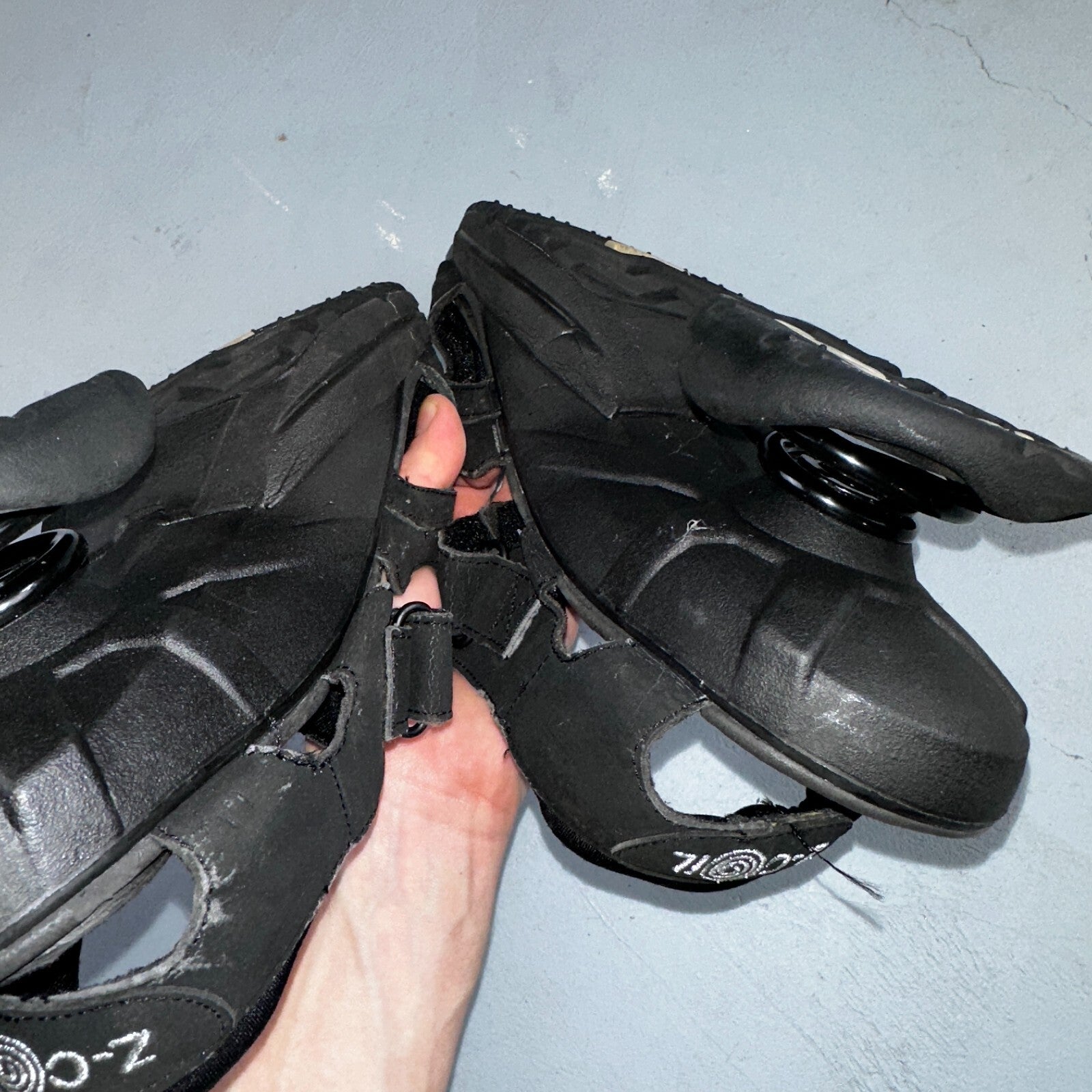 Z-Coil Sidewinder Strappy Sandals Black Shoes Women Size 11 Pain Releif Footwear