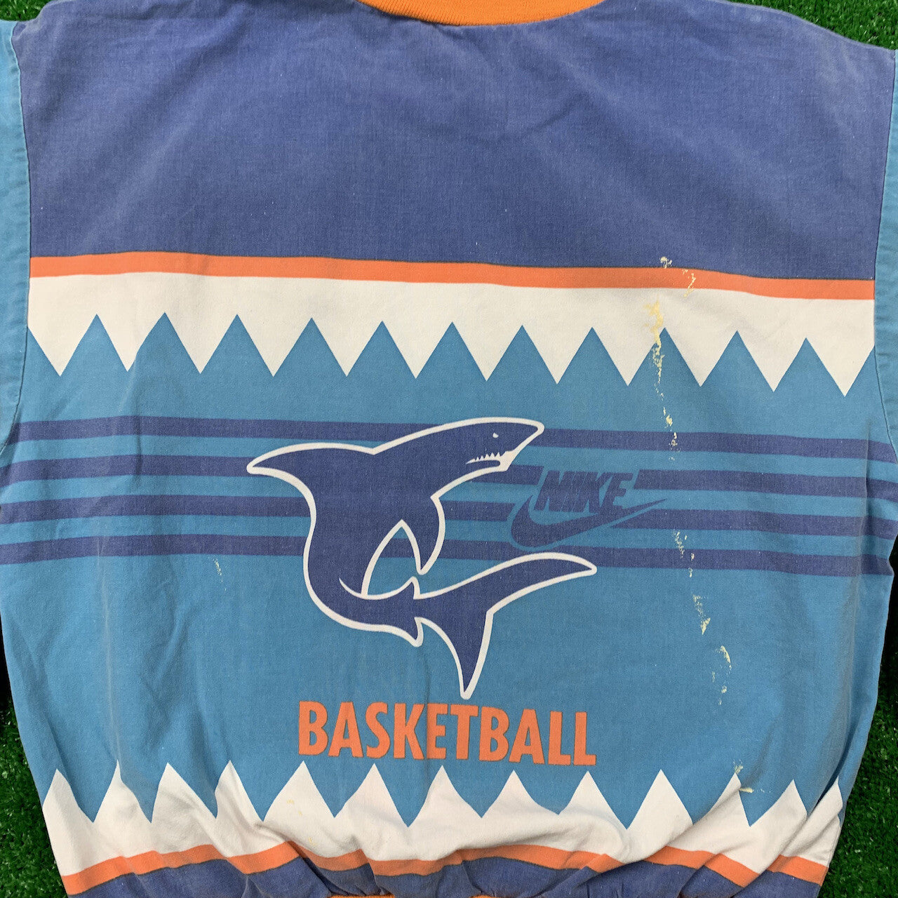 Nike Vintage Sweatshirt Mens T Shirt Sharks Crewneck AOP Basketball Jordan RARE