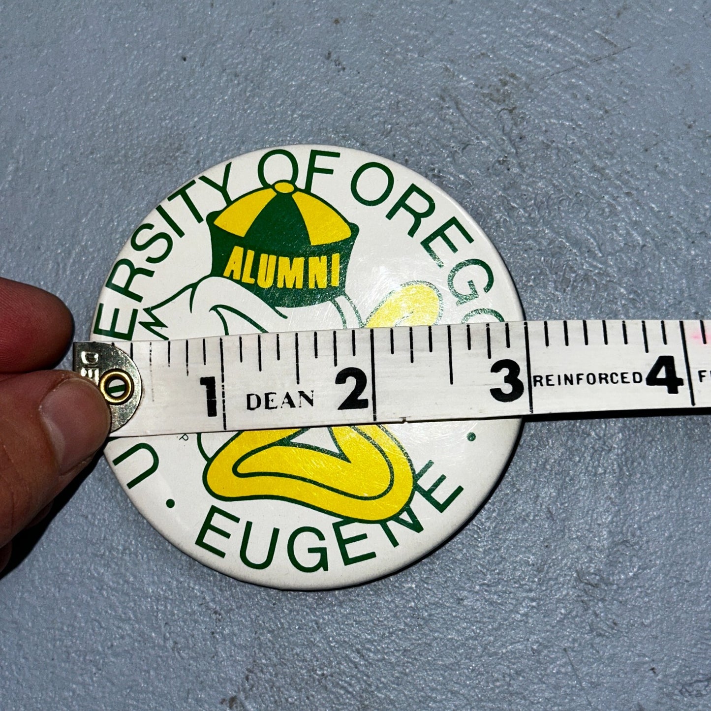 Vintage Walt Disney Duck University of Oregon Alumni Pin Button Badge 1970's WDP