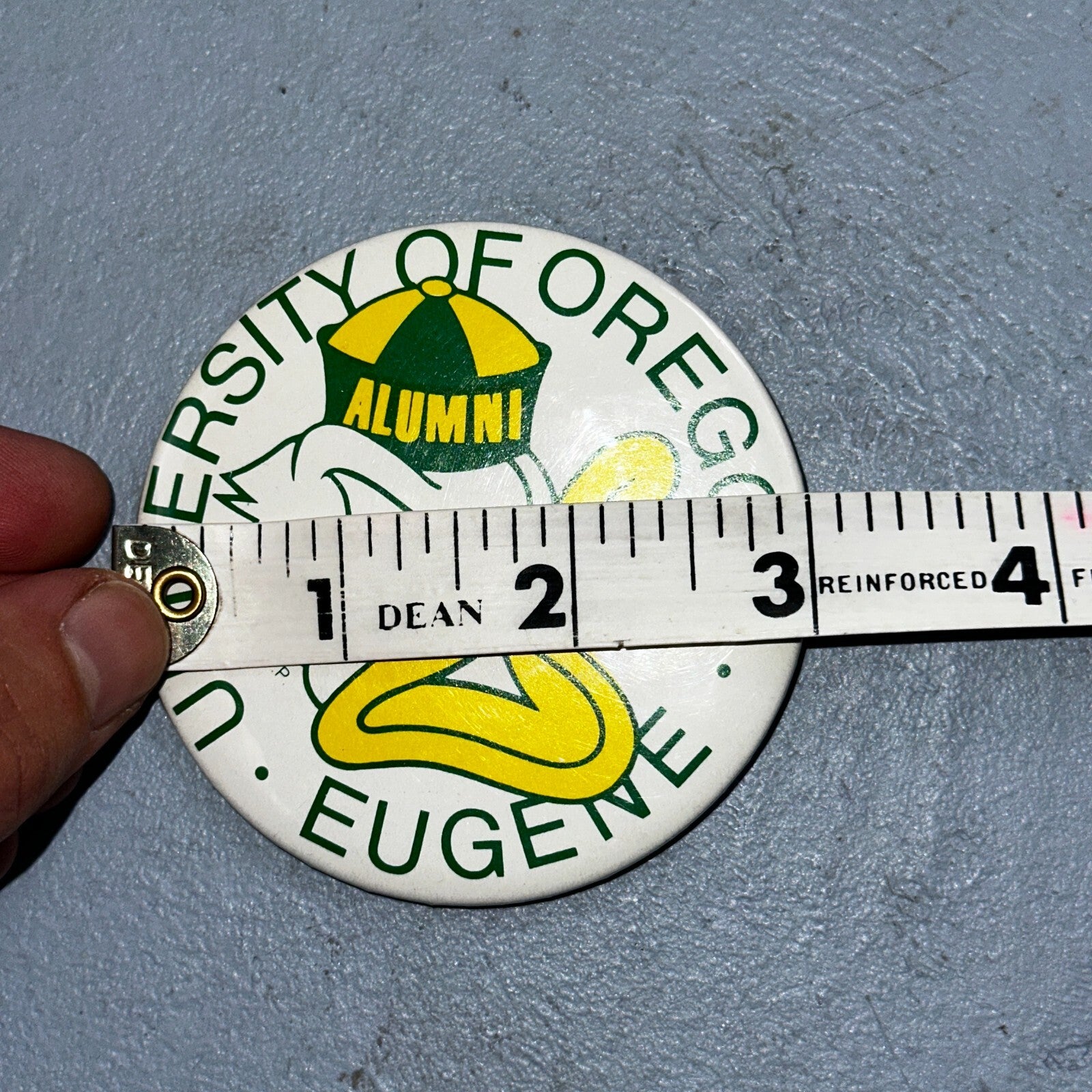 Vintage Walt Disney Duck University of Oregon Alumni Pin Button Badge 1970's WDP