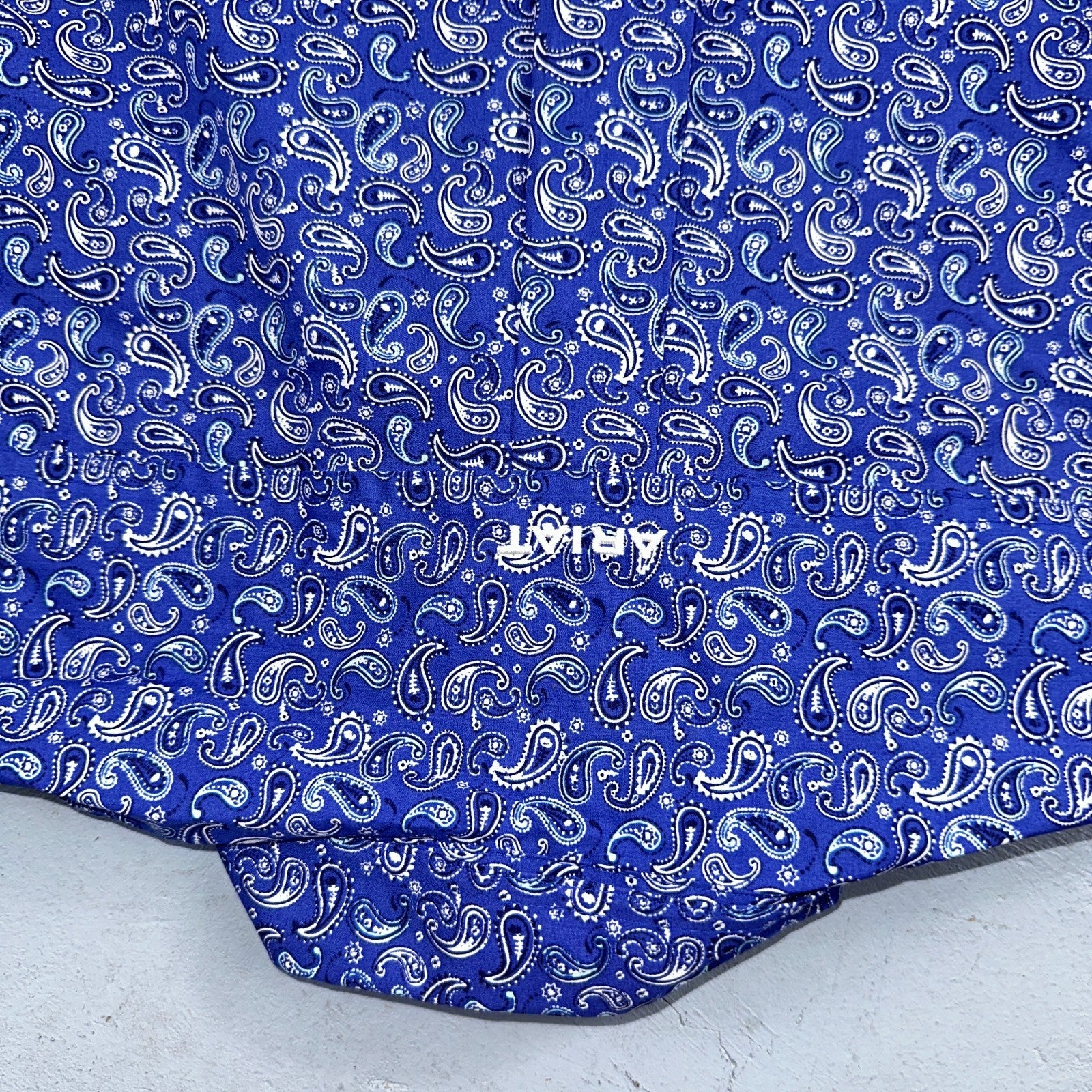 Ariat Button-Down Short Sleeve Shirt Size Large Blue Paisley 100% Cotton Casual