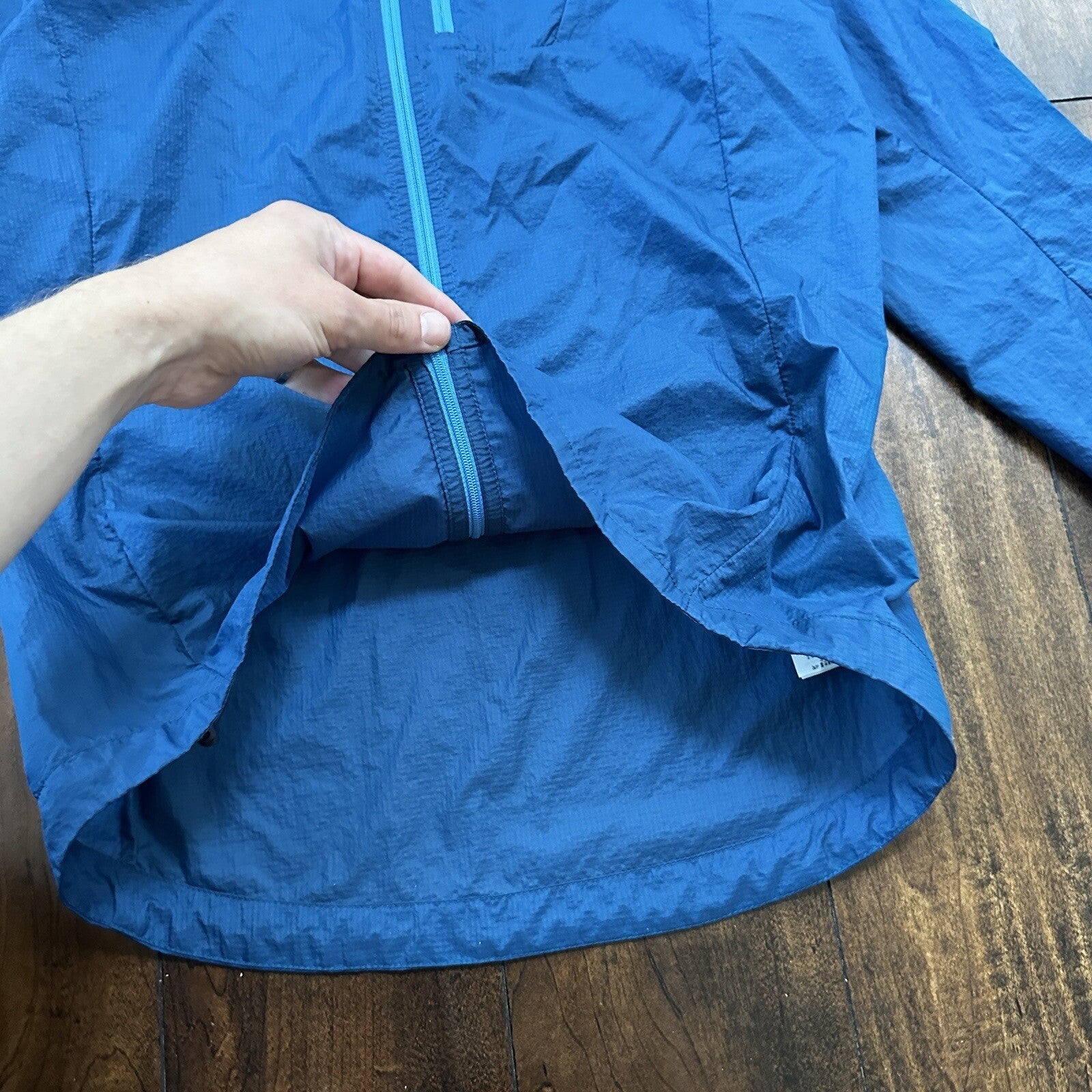 Patagonia Womens Blue Levitation Hoody Slim Fit in Size S