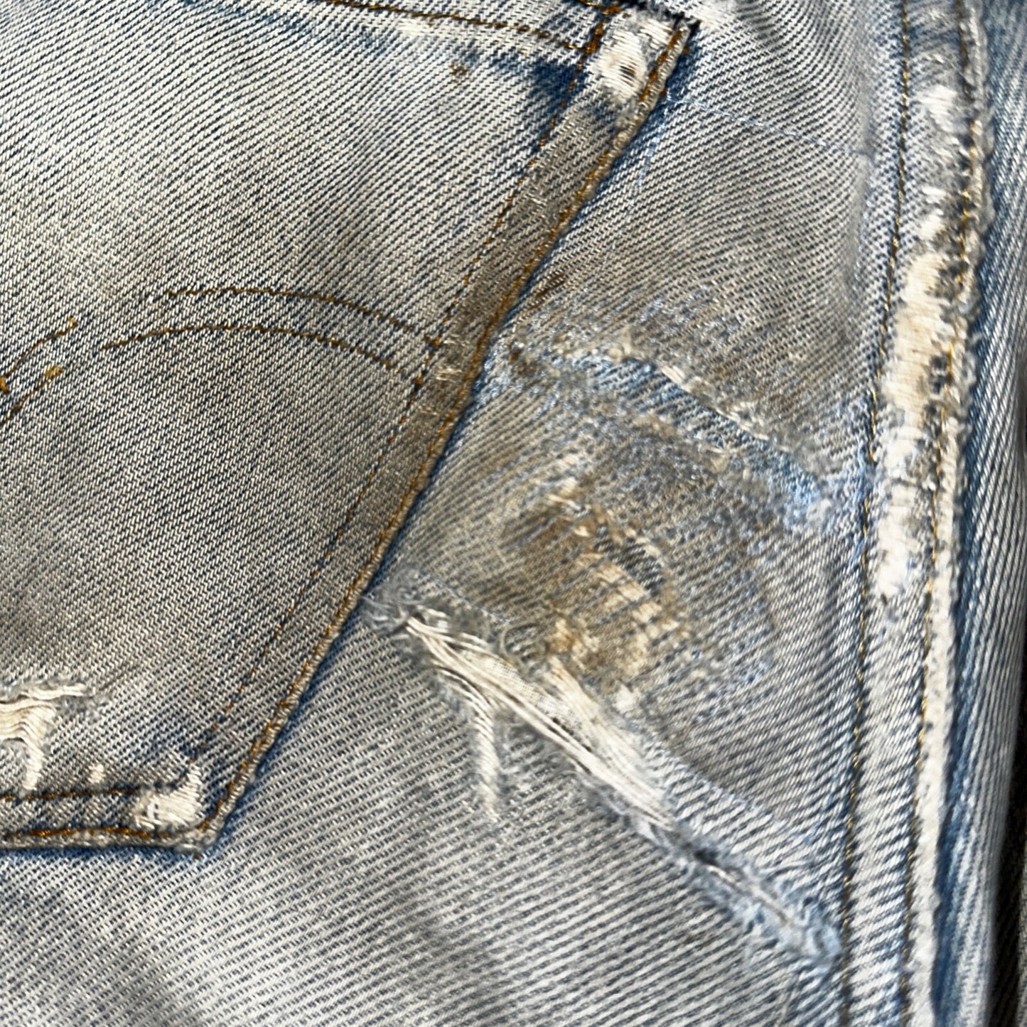 Levis 501 Vintage 80s Redline Selvedge USA XX Jeans Light Wash Thrashed Ac 29x26