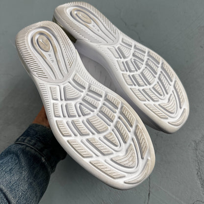 Nike Air Max Axis White Sneakers Women's Size 9 Running AA2168-100