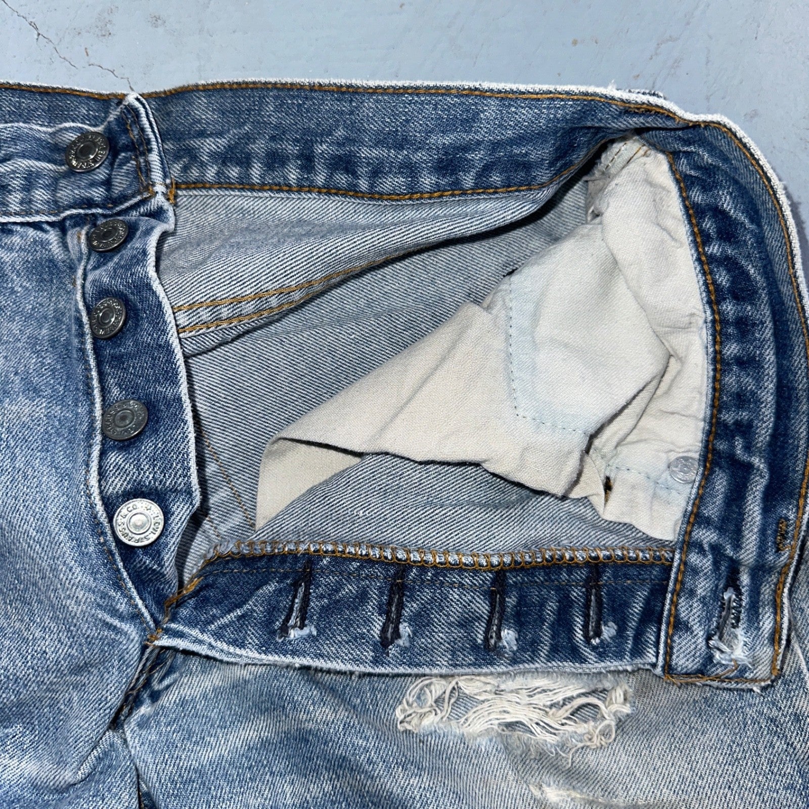 Levis 501 Vintage 80s Redline Selvedge USA Light Jeans Thrashed 32x36 Act 29x32