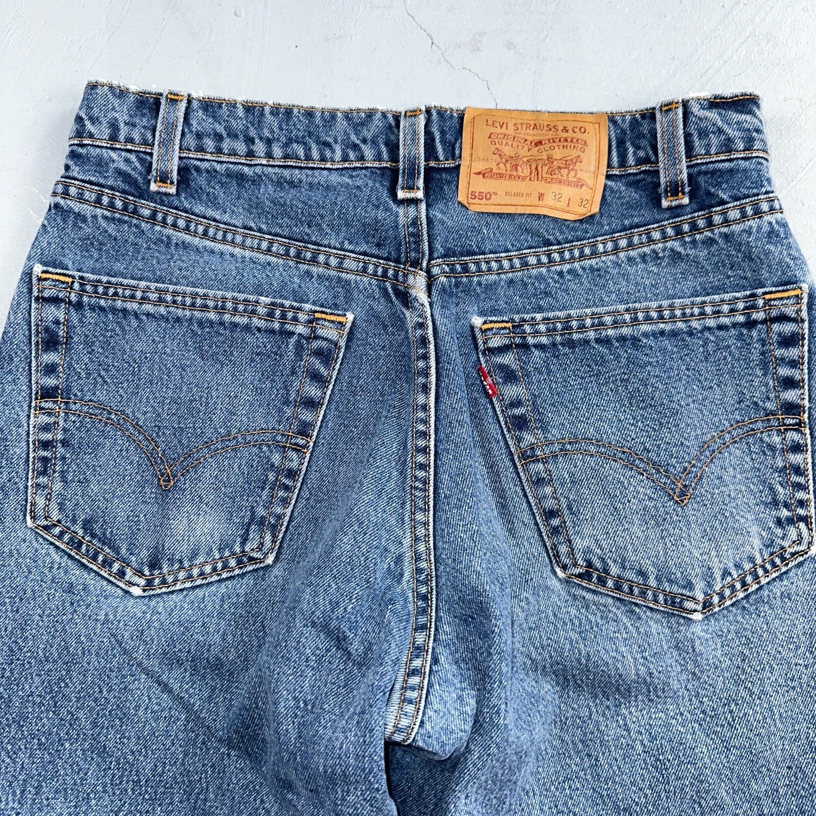 Levis 550 Vintage 90s USA Red Tab Relaxed USA Blue Med Wash Jeans 32x32 Ac 31x30