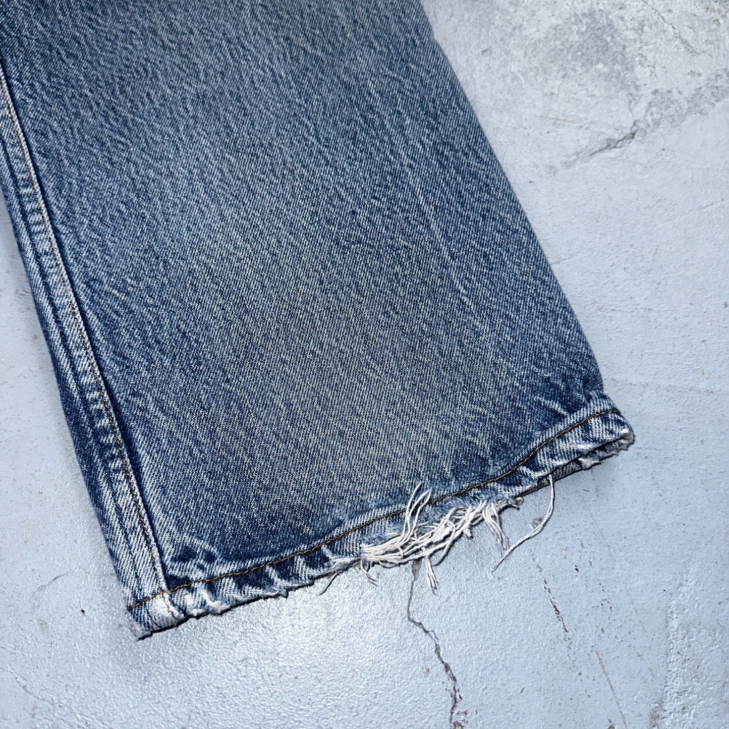 Levis 501 Vintage 90s USA XX Straight Leg Jeans Blue Light Wash 35x32 Act 31x29