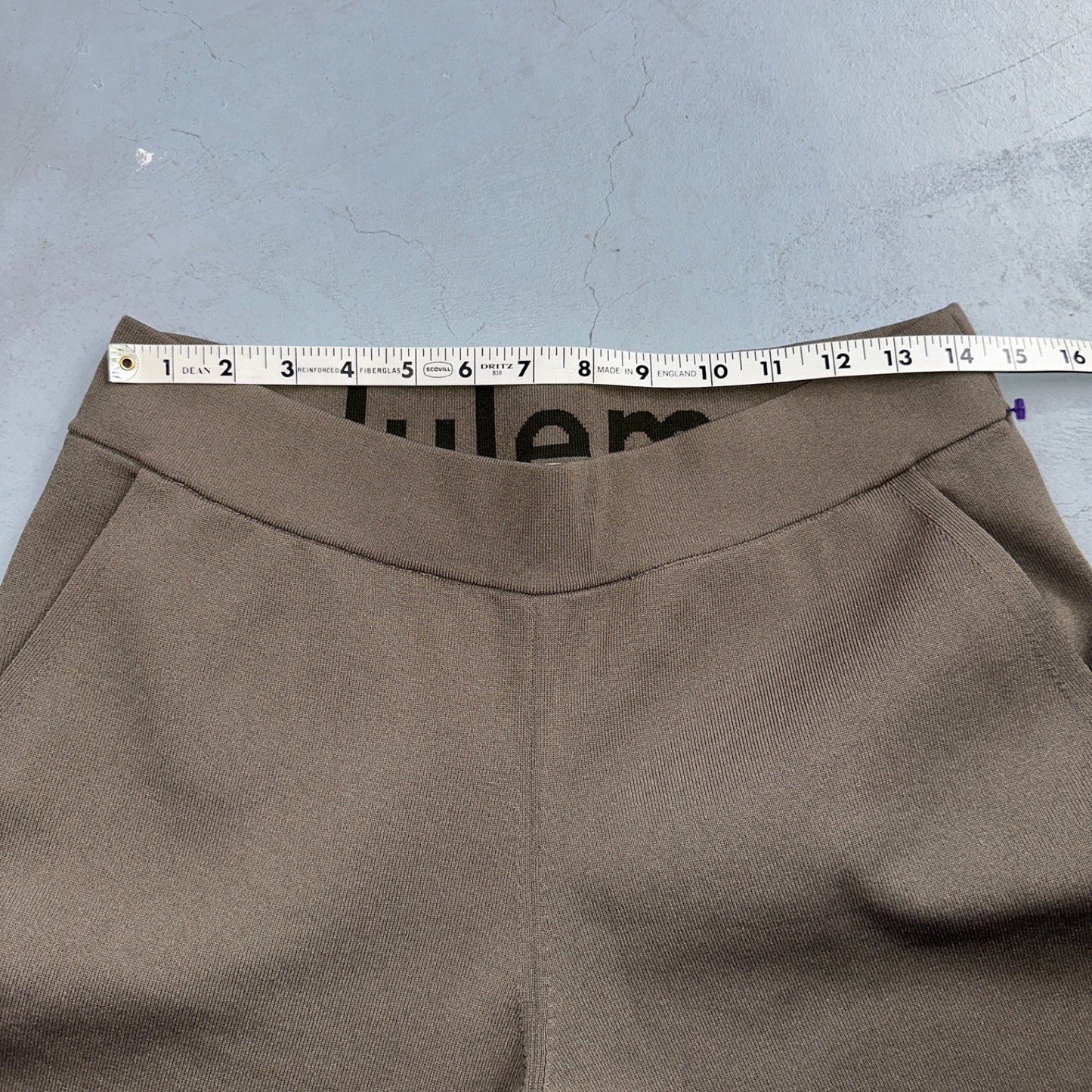 Lululemon Beige Brown Pants Work Pants Women’s Size L Tech Crop Yoga