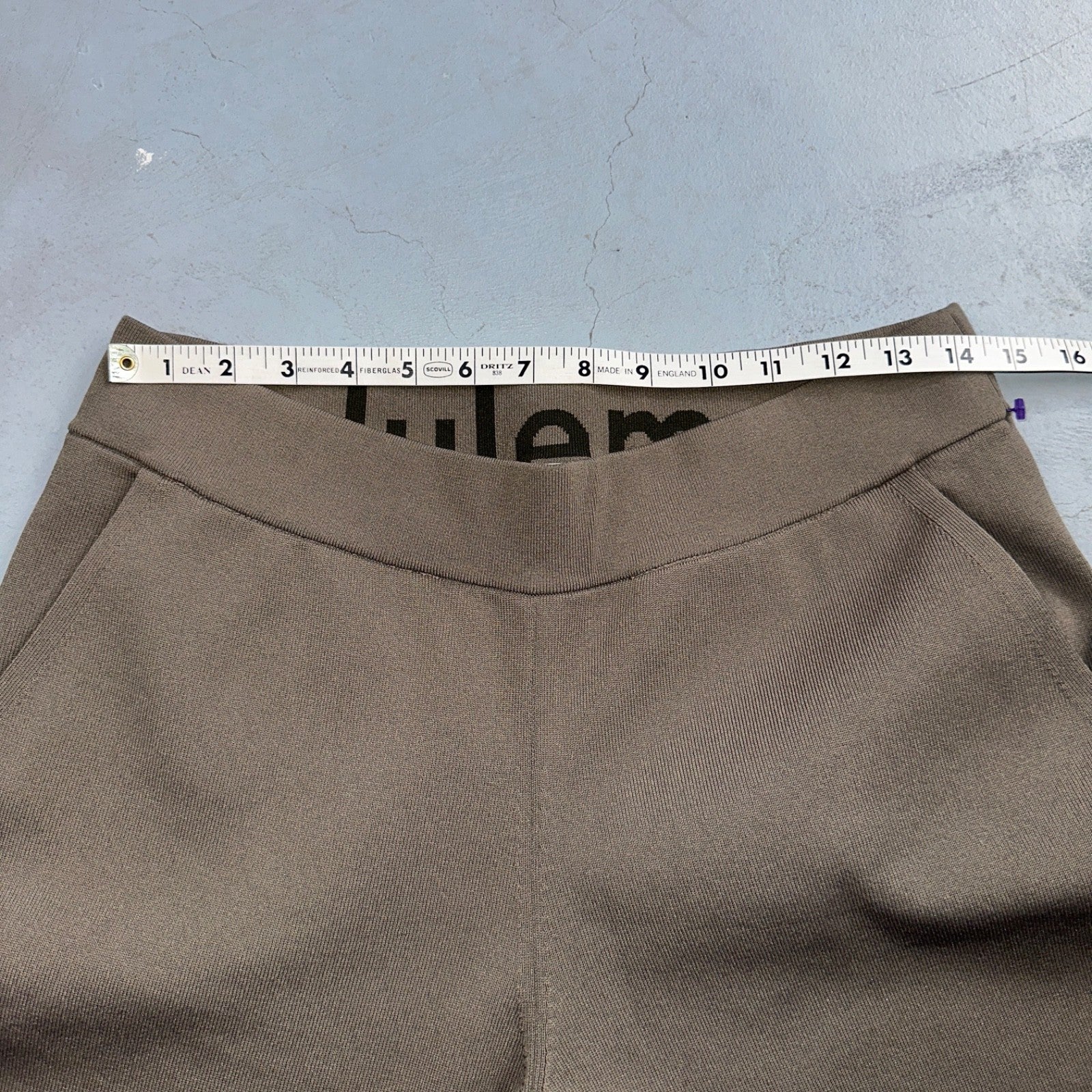 Lululemon Beige Brown Pants Work Pants Women’s Size L Tech Crop Yoga