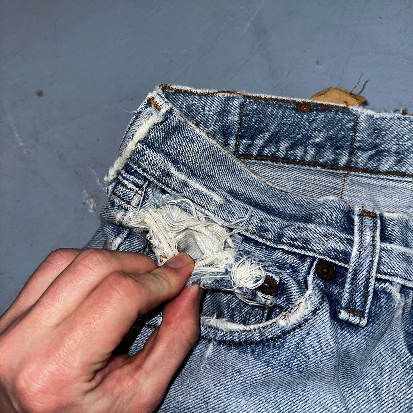 Levis 501 Vintage 80s Redline Selvedge USA XX Jeans Light Wash Thrashed Ac 28x26