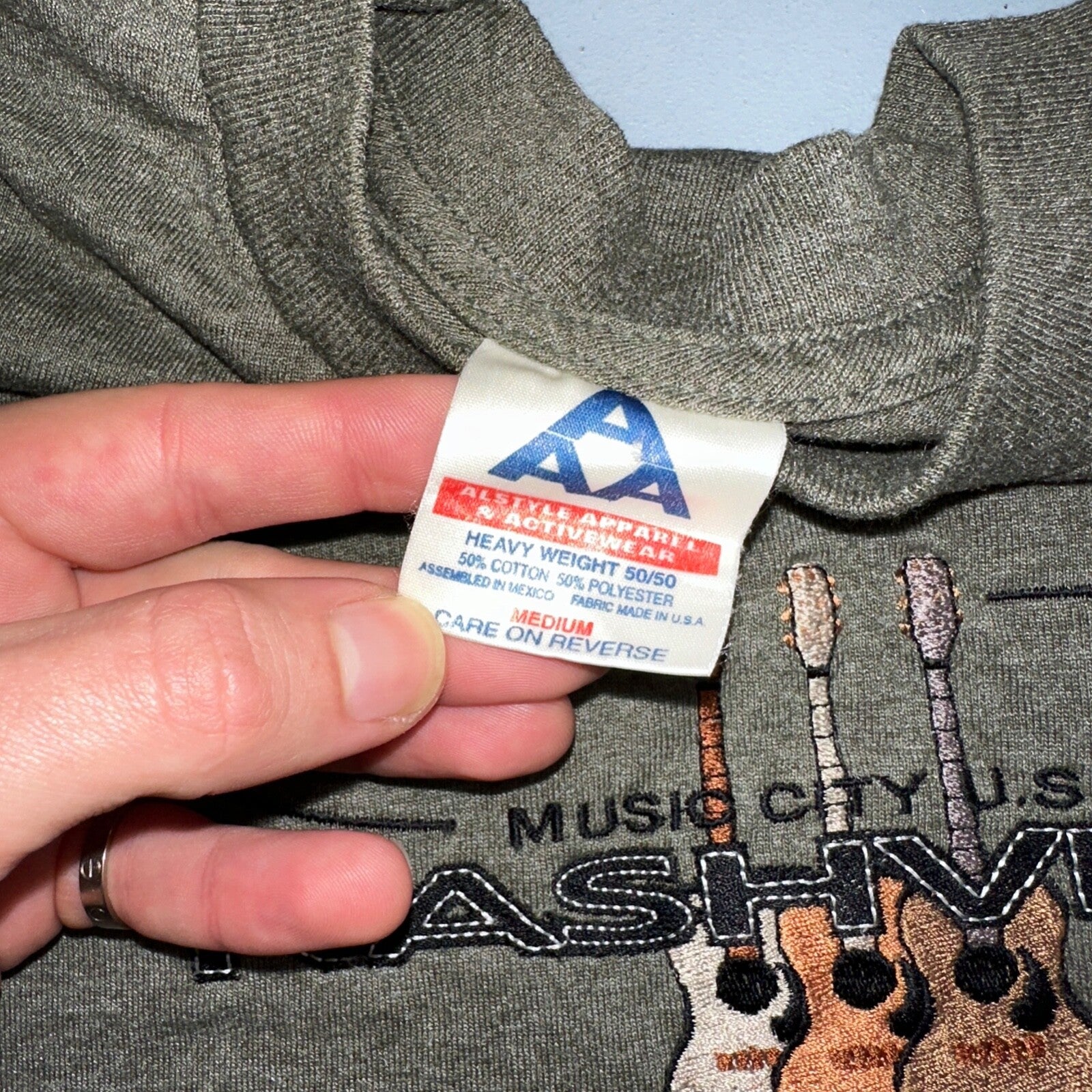 Nashville Music Guitars Acoustic VTG T Shirt Medium Heather Green Y2K 2000s