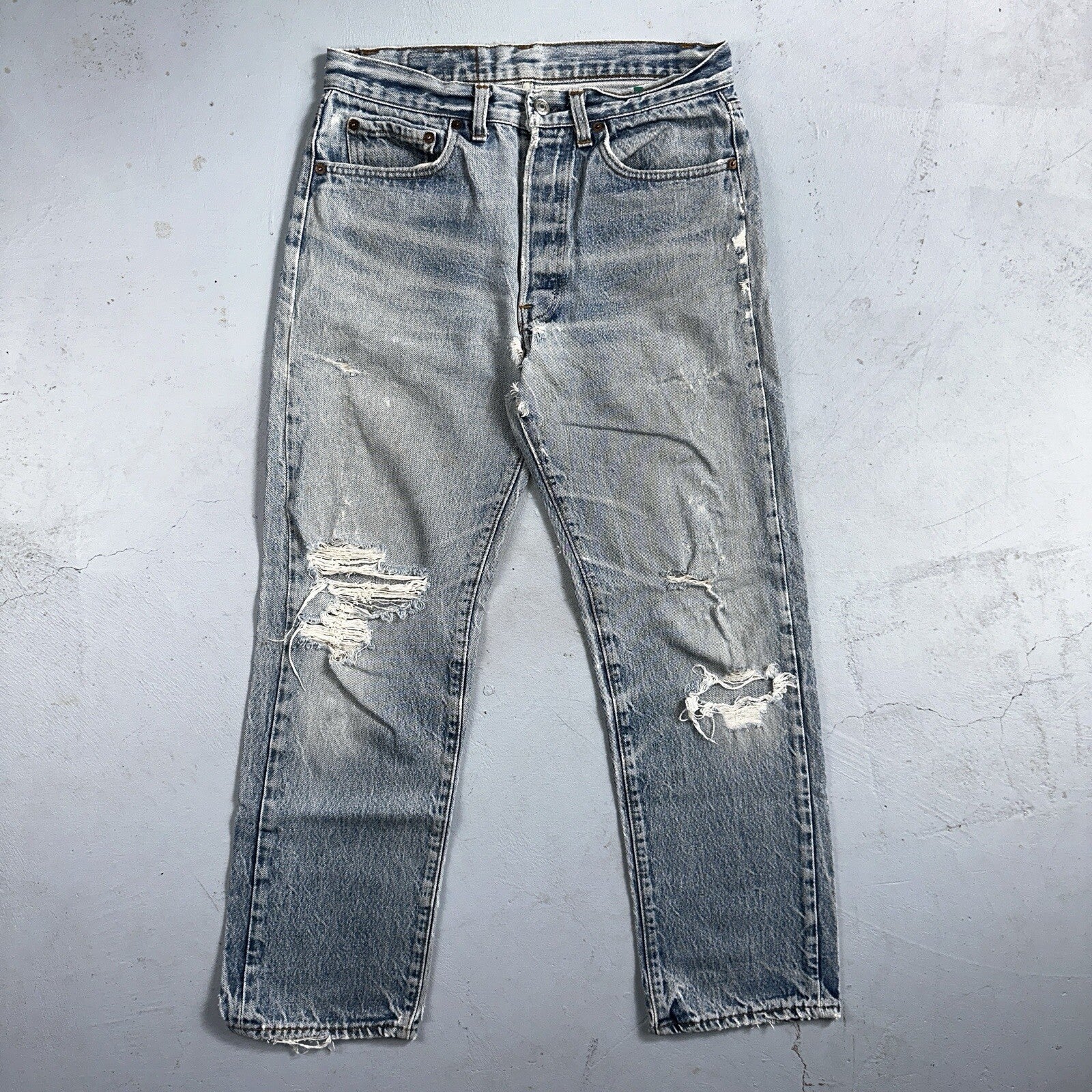 Levis 501 Vintage 80s USA XX Straight Leg Jeans 32x31 Thrashed Wash Act 30x26