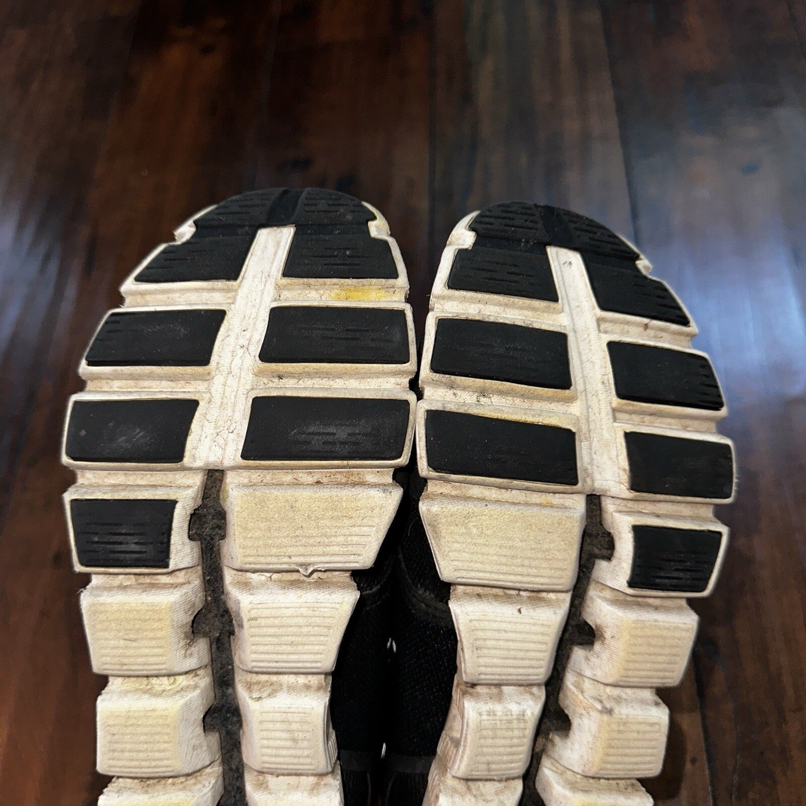 On Cloud 5 Shoes Black & White Oncloud Women's Training Sneakers US Size 8