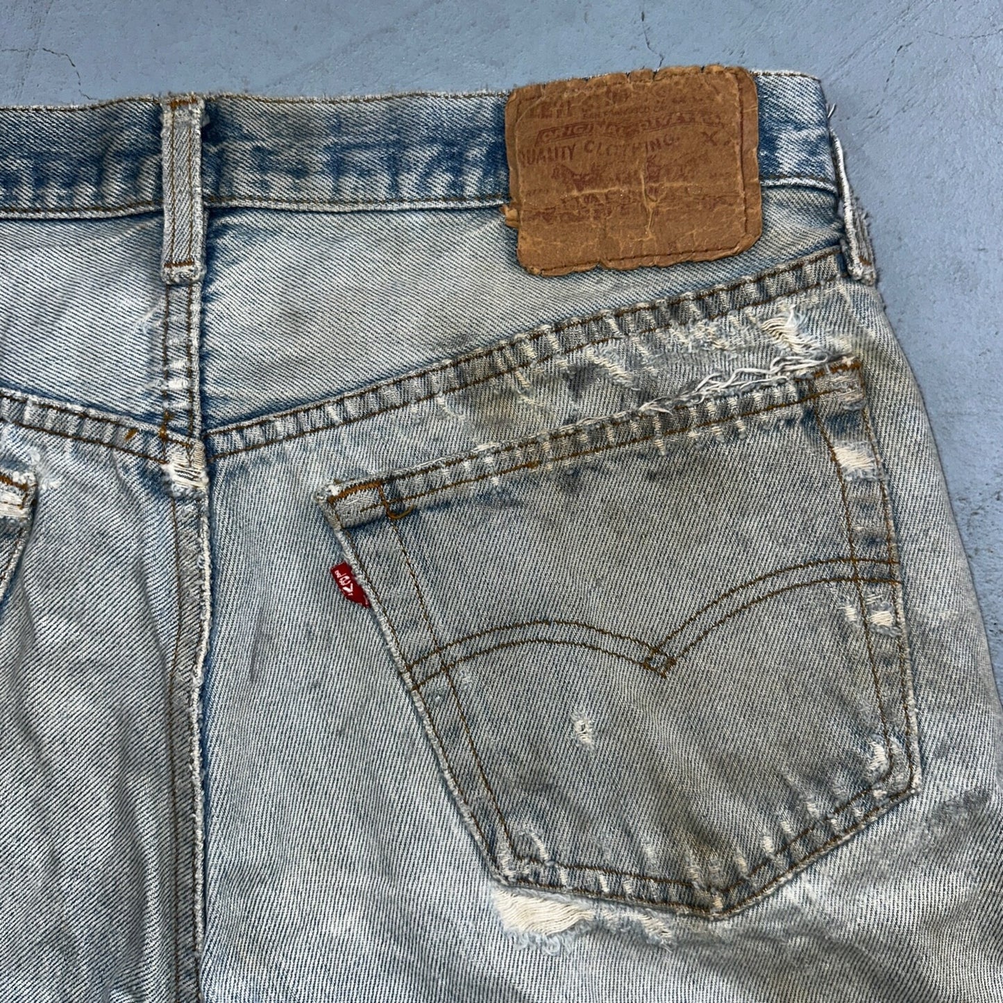 Levis 501 Vintage 80s USA XX Straight Leg Jeans Blue Light Wash Torn Act 32x33