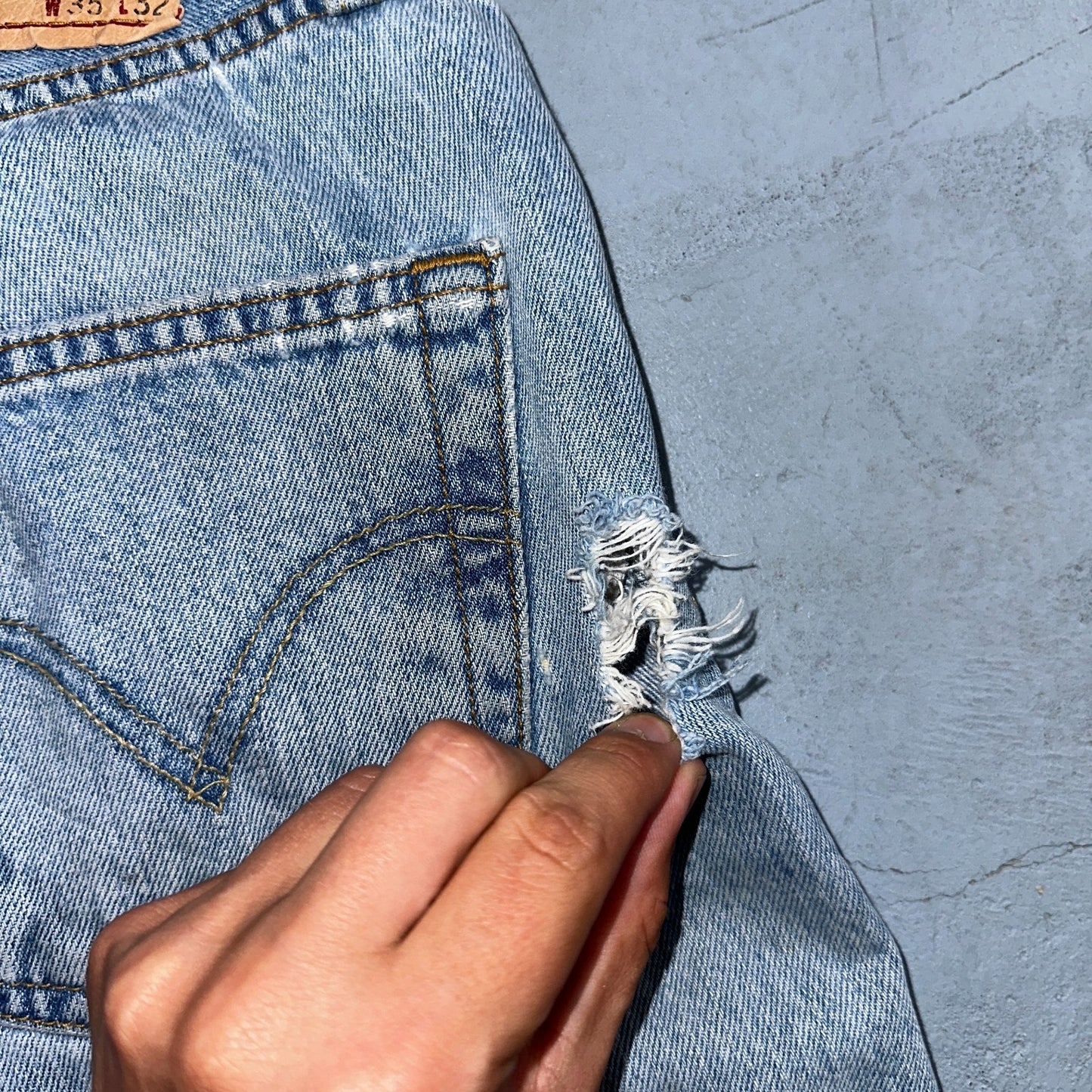 Levis 501 Vintage Y2K 90s XX Straight Leg Jeans Blue Light Wash 35x32 Act 32x29