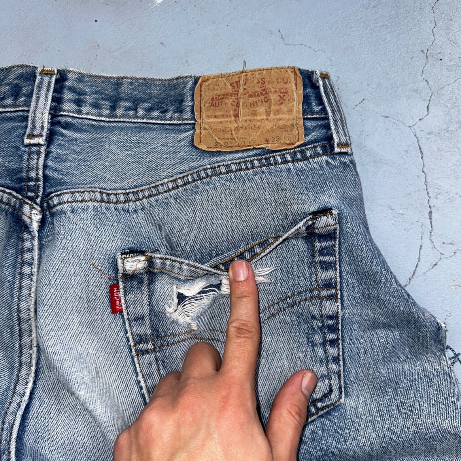 Levis 501 Vintage 80s Redline Selvedge USA XX Jeans Light Wash 33x40 Act 30x34