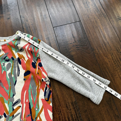 TBDE Top Womens Small S Grey Art Floral Abstract Short Sleeve Sweater Shirt