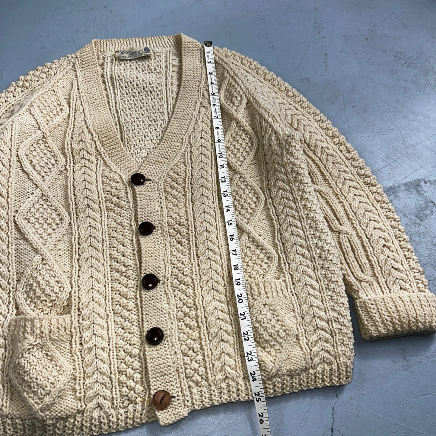 Heron Garment VTG 1970s Thick Ivory Pure Wool Cabled Cardigan Sweater 70s