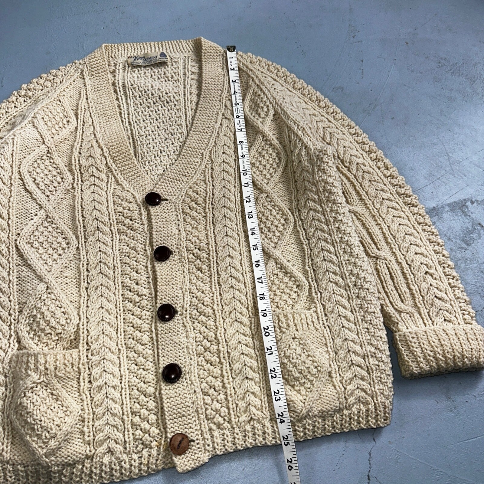 Heron Garment VTG 1970s Thick Ivory Pure Wool Cabled Cardigan Sweater 70s