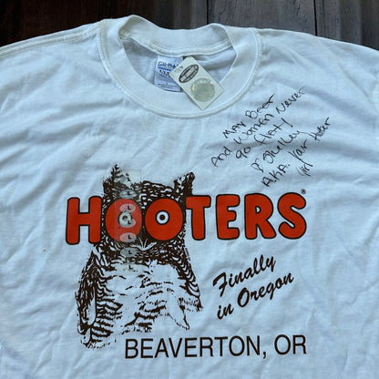 Hooters Beaverton Oregon VTG T Shirt Hot Girls Signed Stripper Y2K Portland PDX