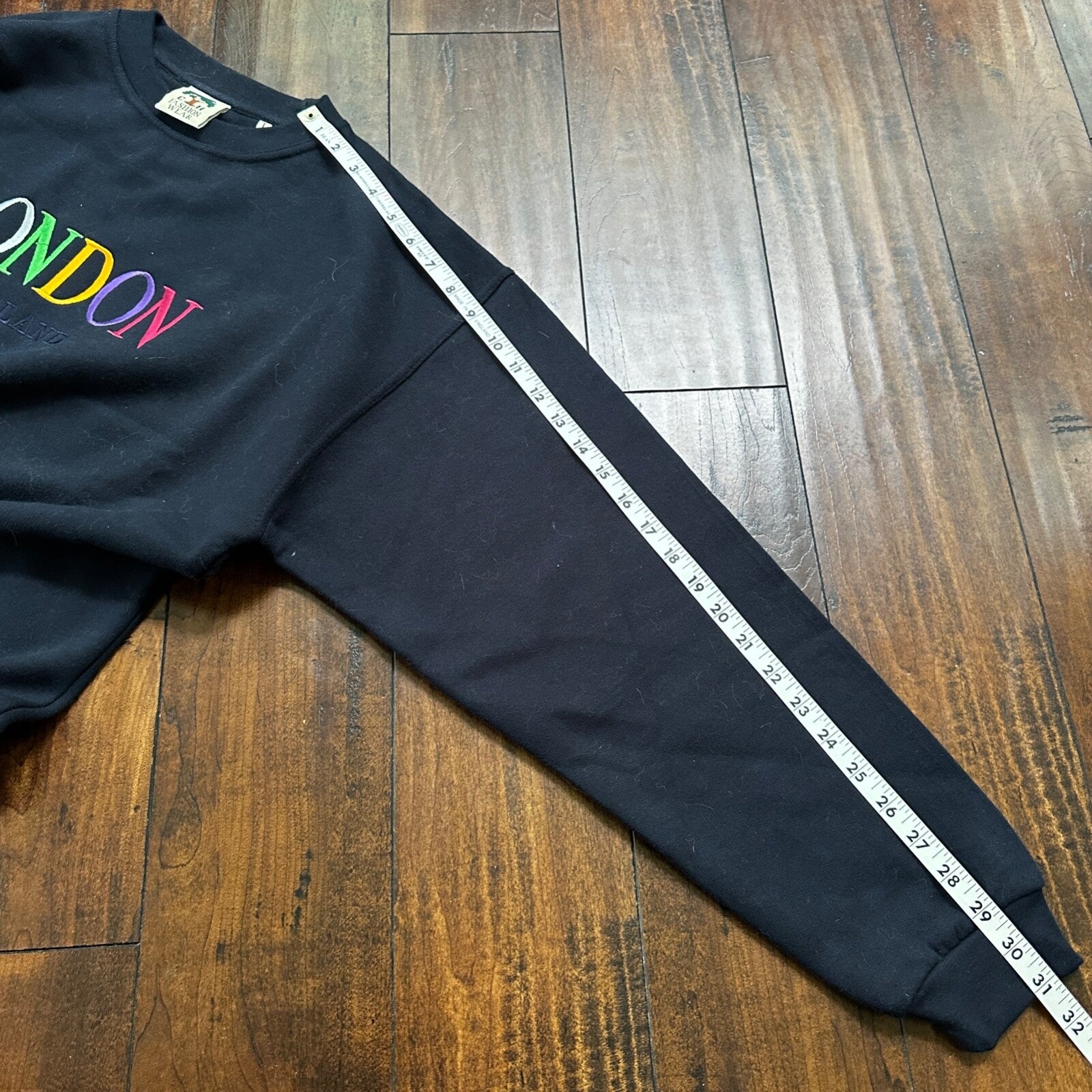 London Crewneck Sweater Adult L Sweatshirt 80's 90's Pullover Vintage Fashion