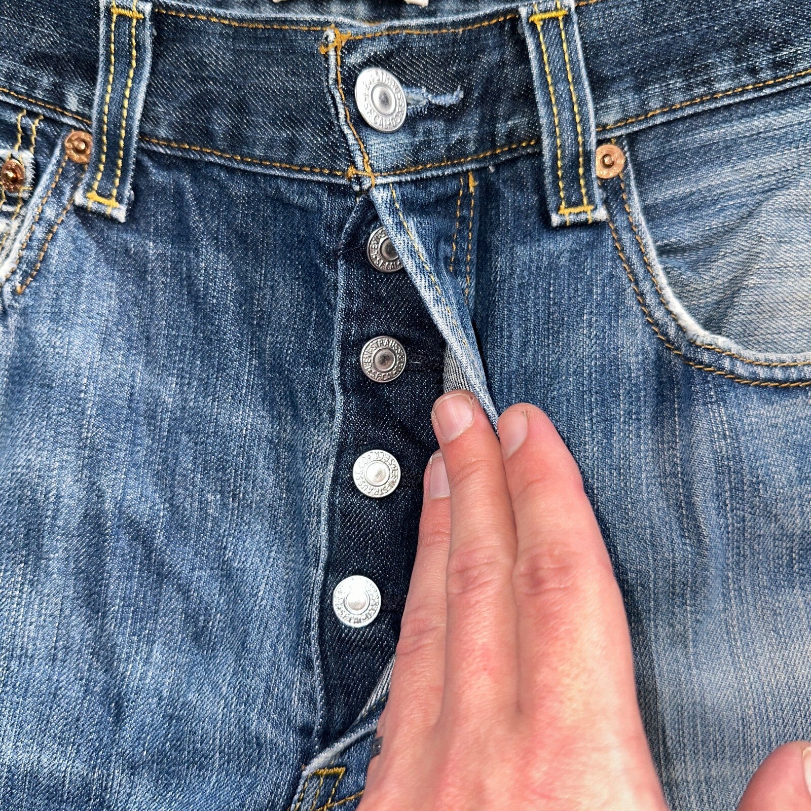 Levis 501 Y2K XX Straight Leg Jeans Blue VTG Med Wash 33x34 Act 31x29