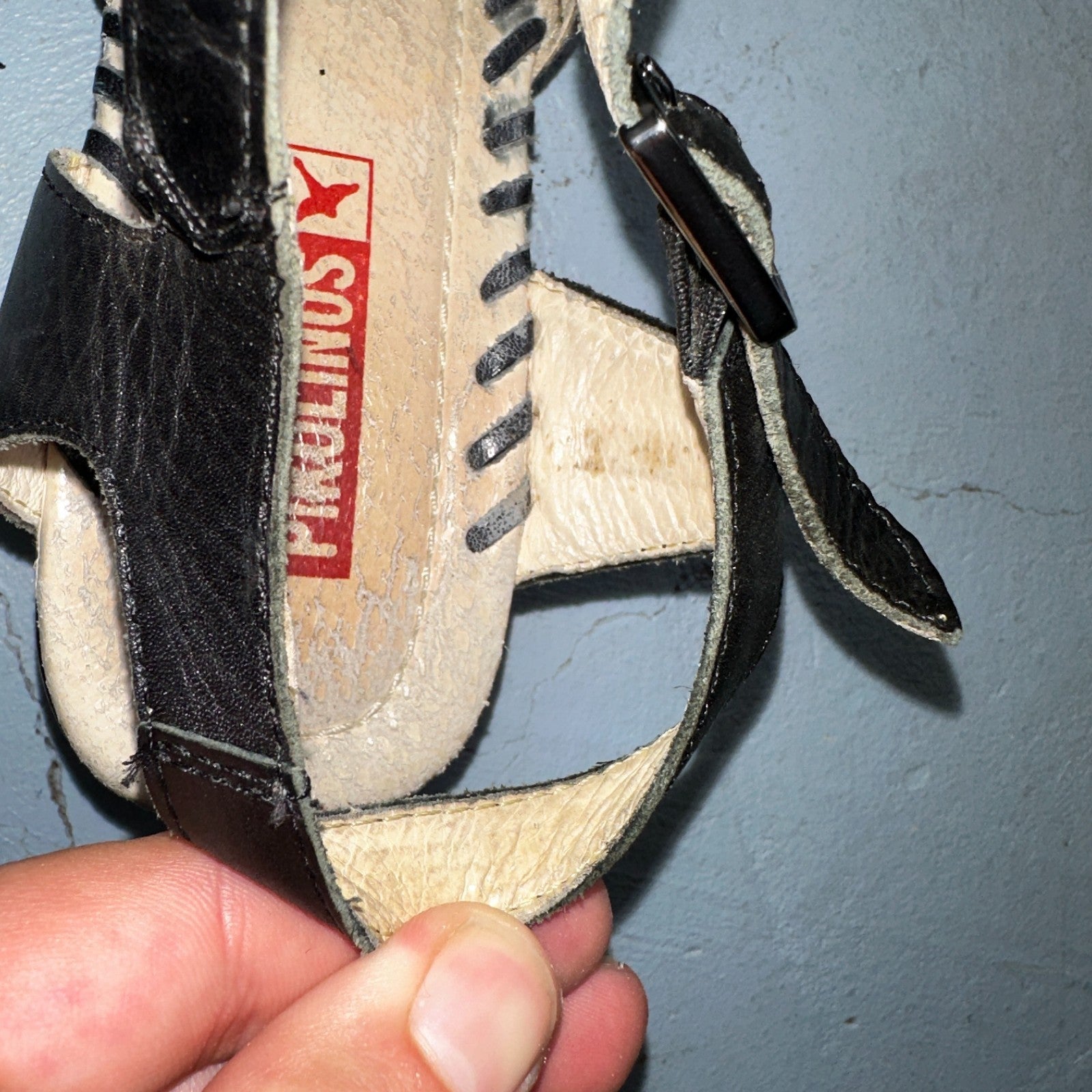 Pikolinos Jerez Black & Tan Perforated Leather Shoes EU 40 Sandal Small Heel