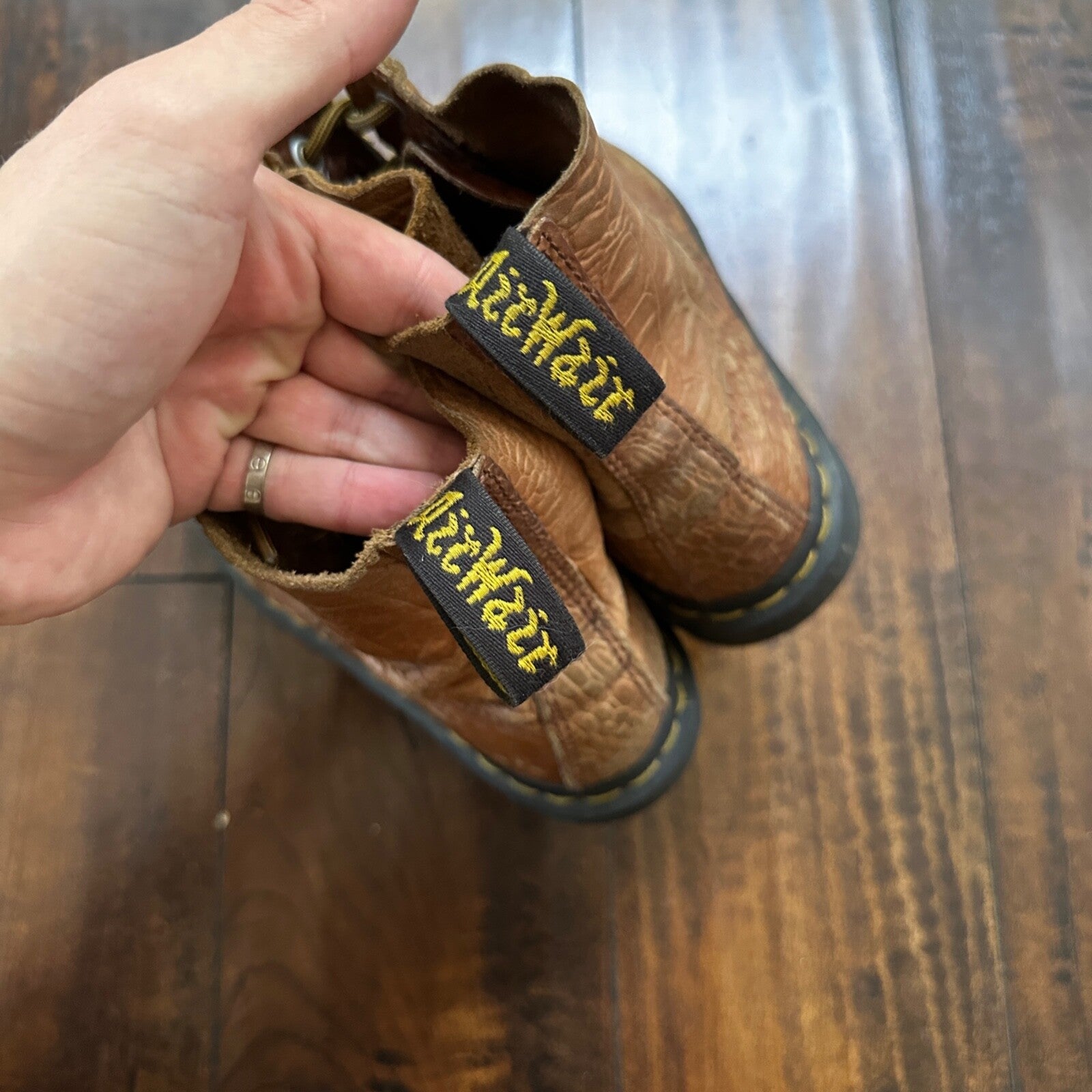 Dr. Martens Pascal Croc Brown Leather Lace-up Boots Women’s Size 6 HEAVY USED