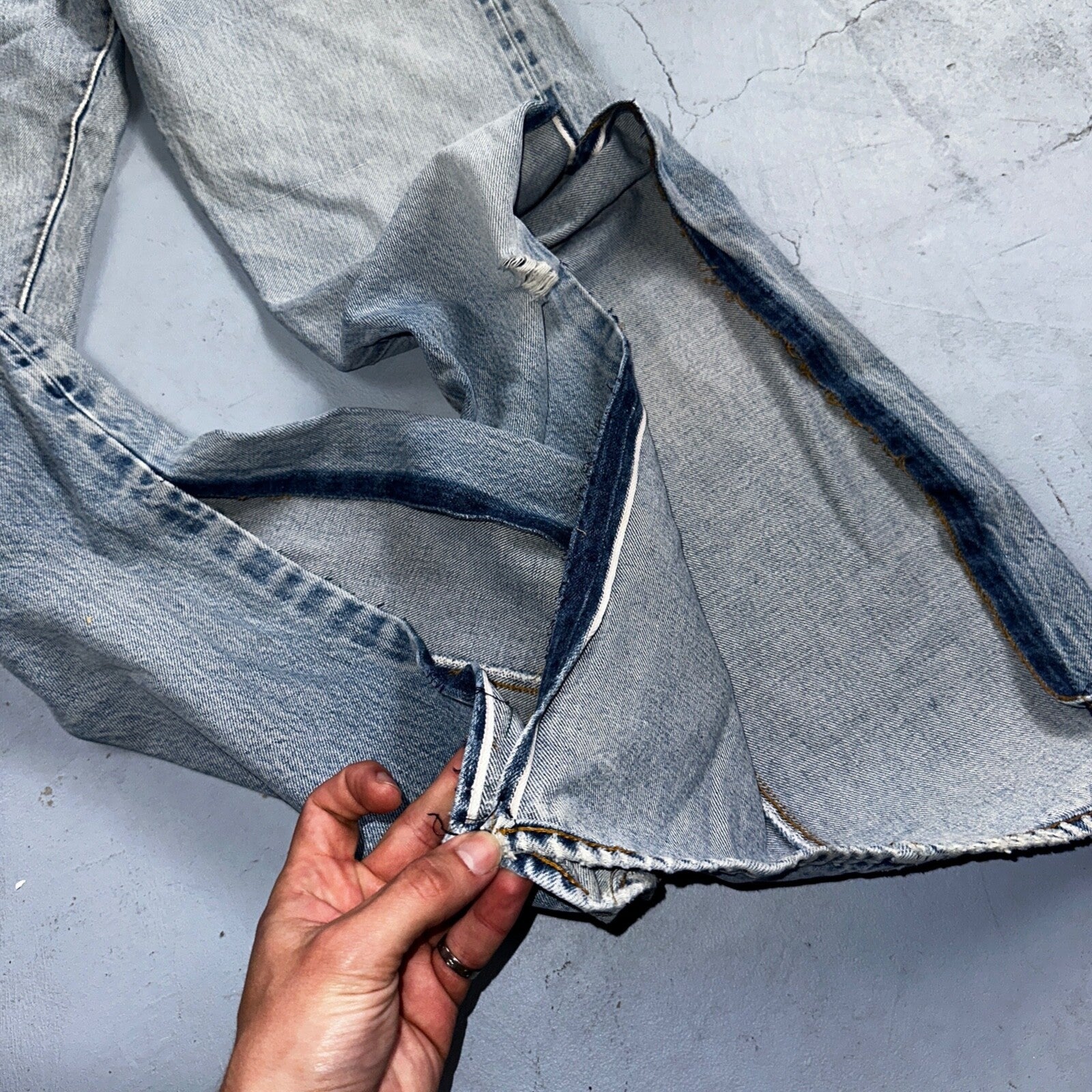 Levis 501 Vintage 80s Redline Selvedge USA XX Jeans Light Wash 28x36 Act 26x31