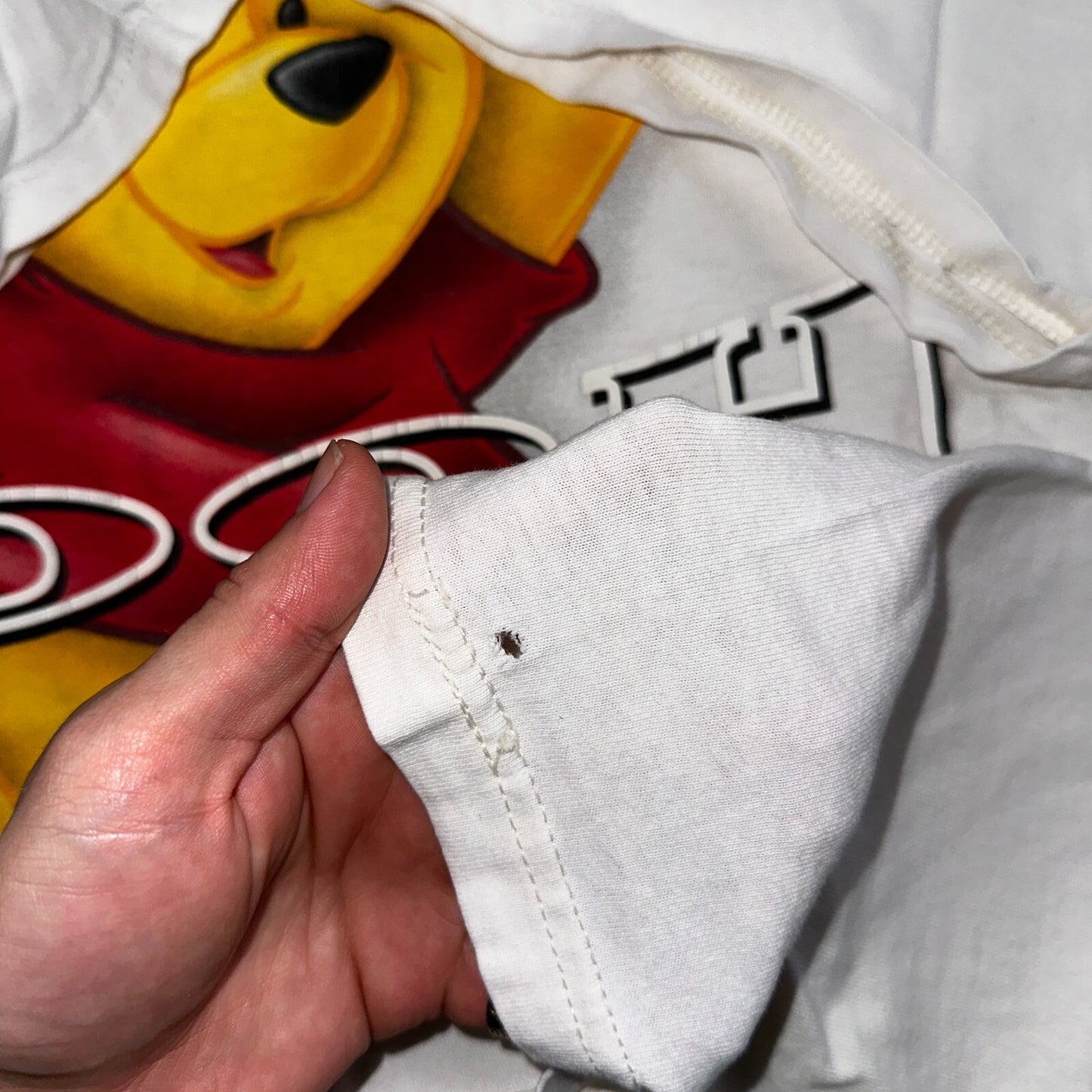 Winnie the Pooh Happy VTG T Shirt Disney Big Print Distressted Disneyland Bear