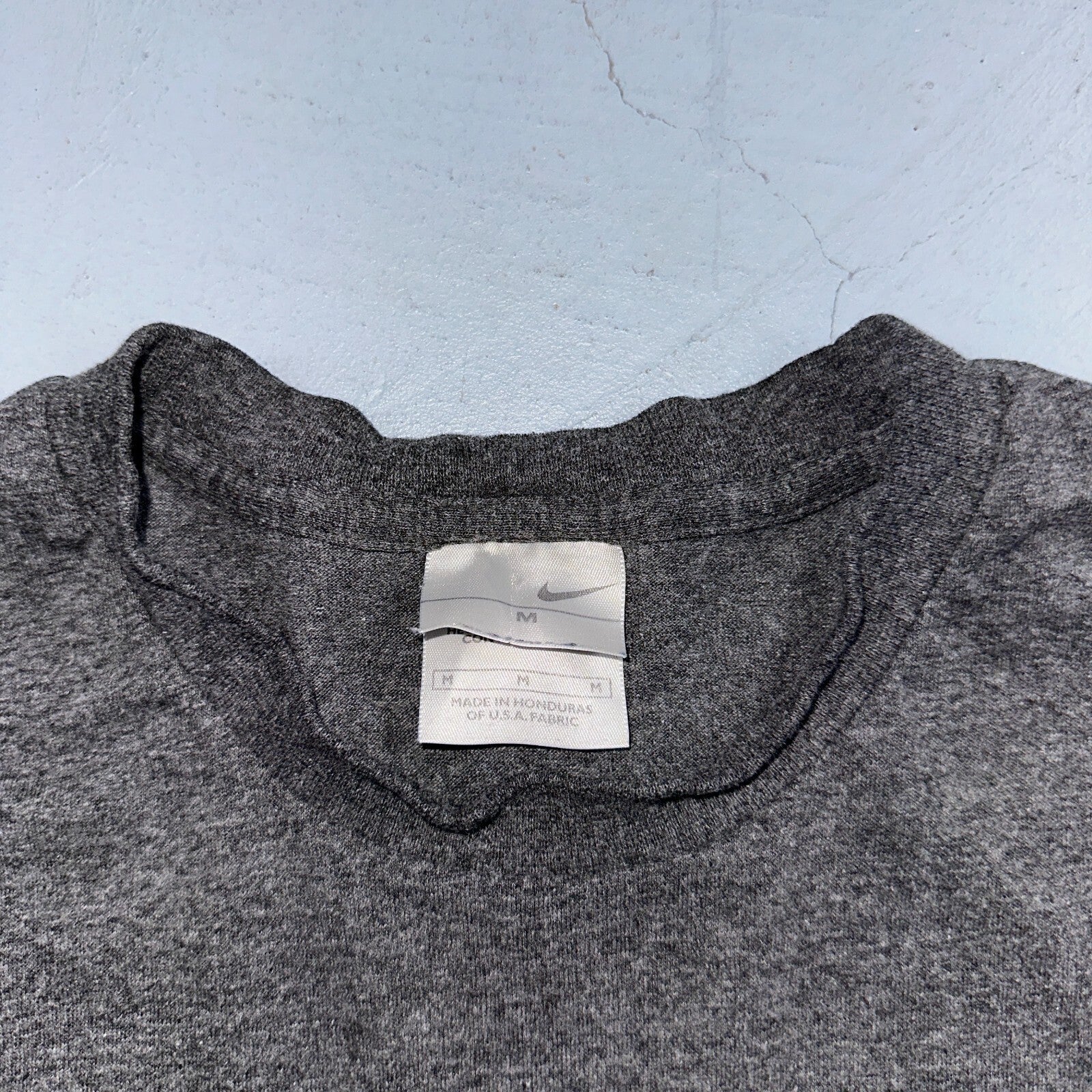 Nike Y2K Silver Tag Medium VTG T Shirt Side Center Swoosh Simple Heather Gray