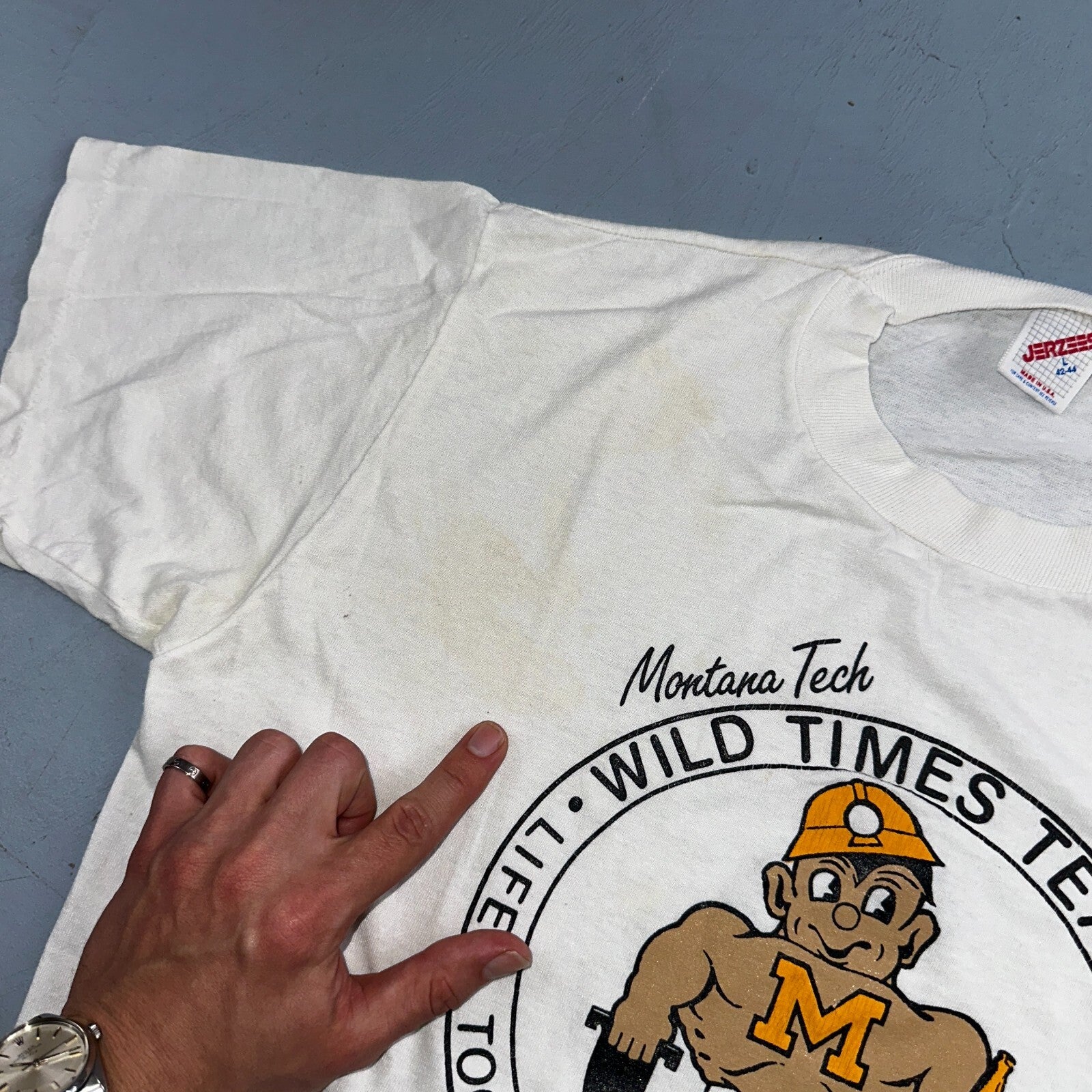 Cheap Beer Montana Tech Wild Times Buff Guy VTG T Shirt 80s Quote Funny Graphic