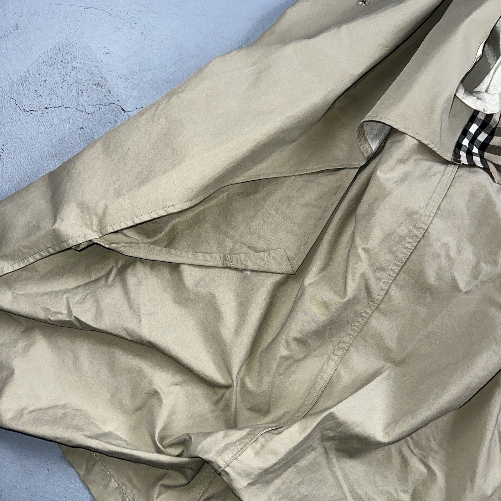 Burberrys VTG London Beige Nova Check Trench Coat Mens Size 44 Regular RARE!