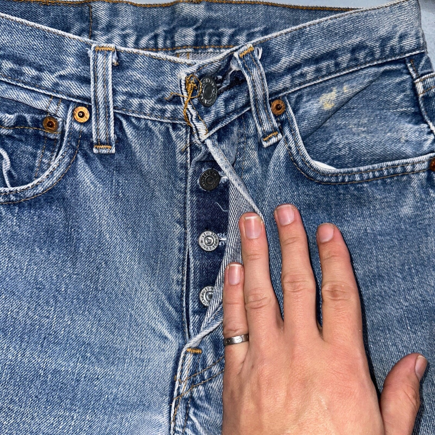 Levis 501 Vintage 80s Redline Selvedge USA XX Jeans Light Wash 28x36 Act 25x31